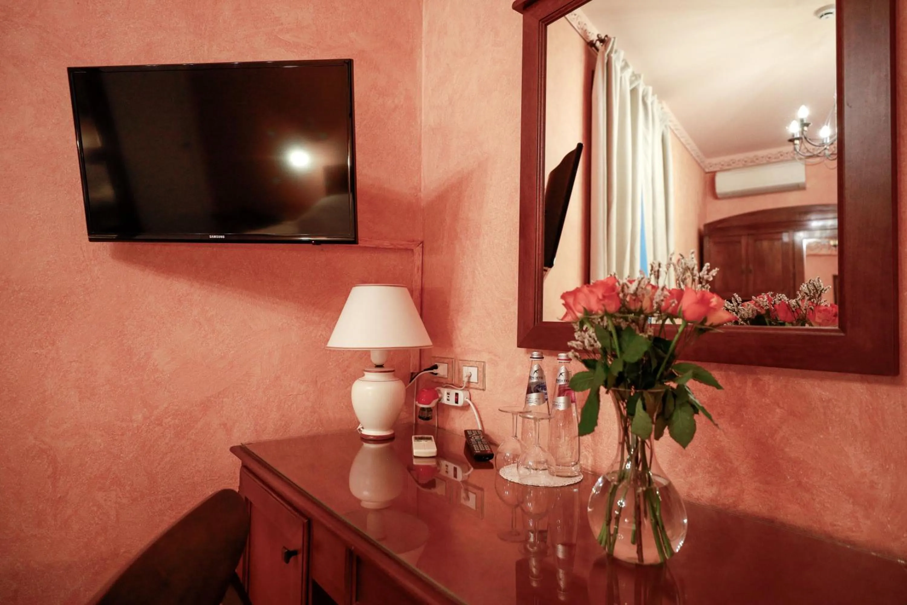 TV and multimedia in Hotel Bellavista Impruneta