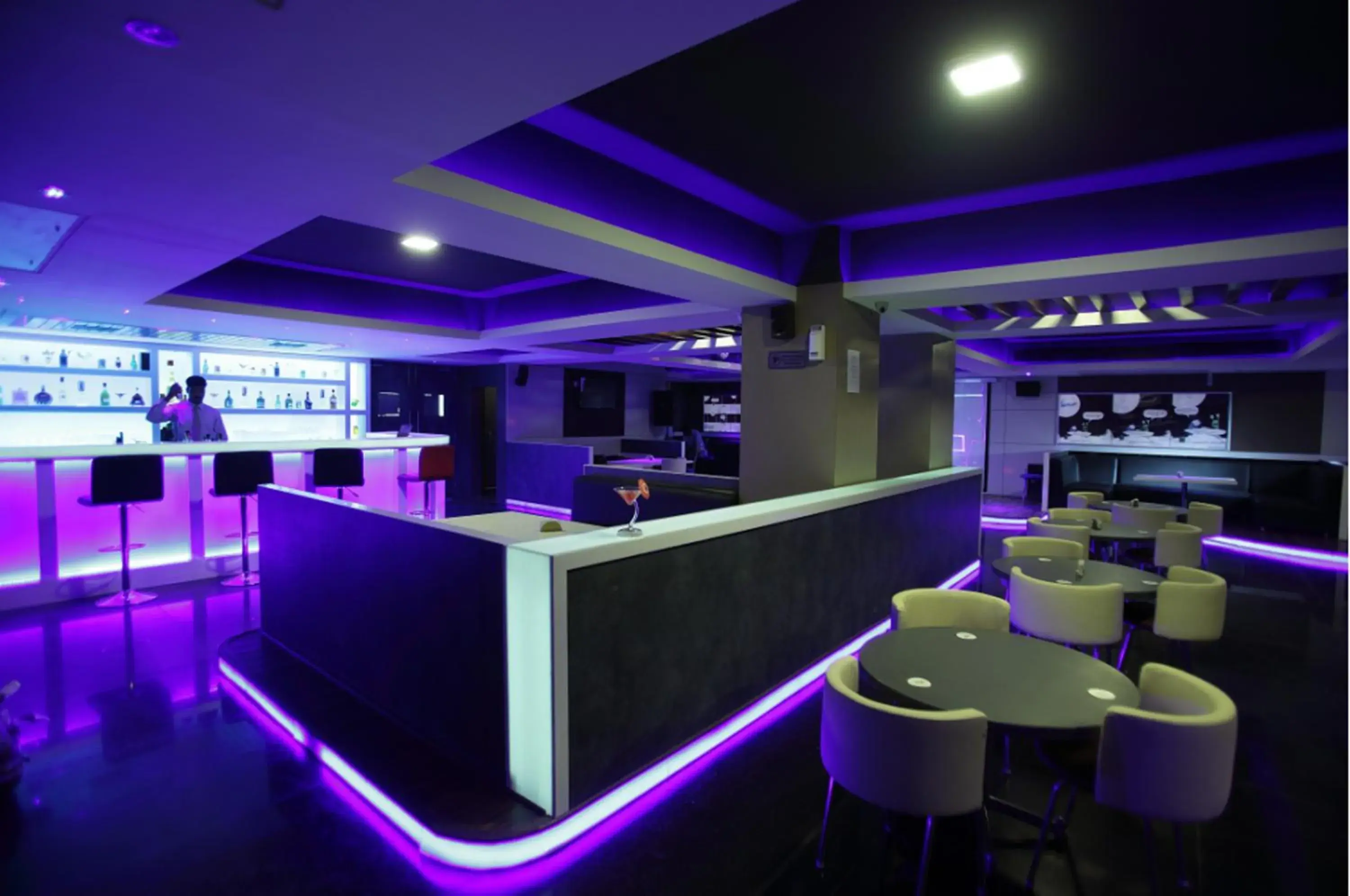 Lounge or bar in Hilarity Inn Lounge or bar in Hilarity Inn