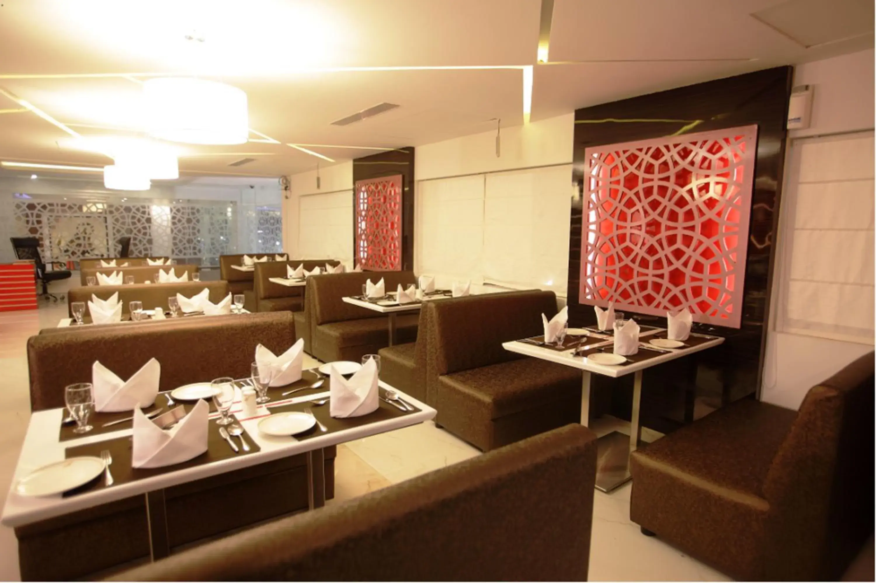 Restaurant/places to eat in Hilarity Inn Restaurant/places to eat in Hilarity Inn