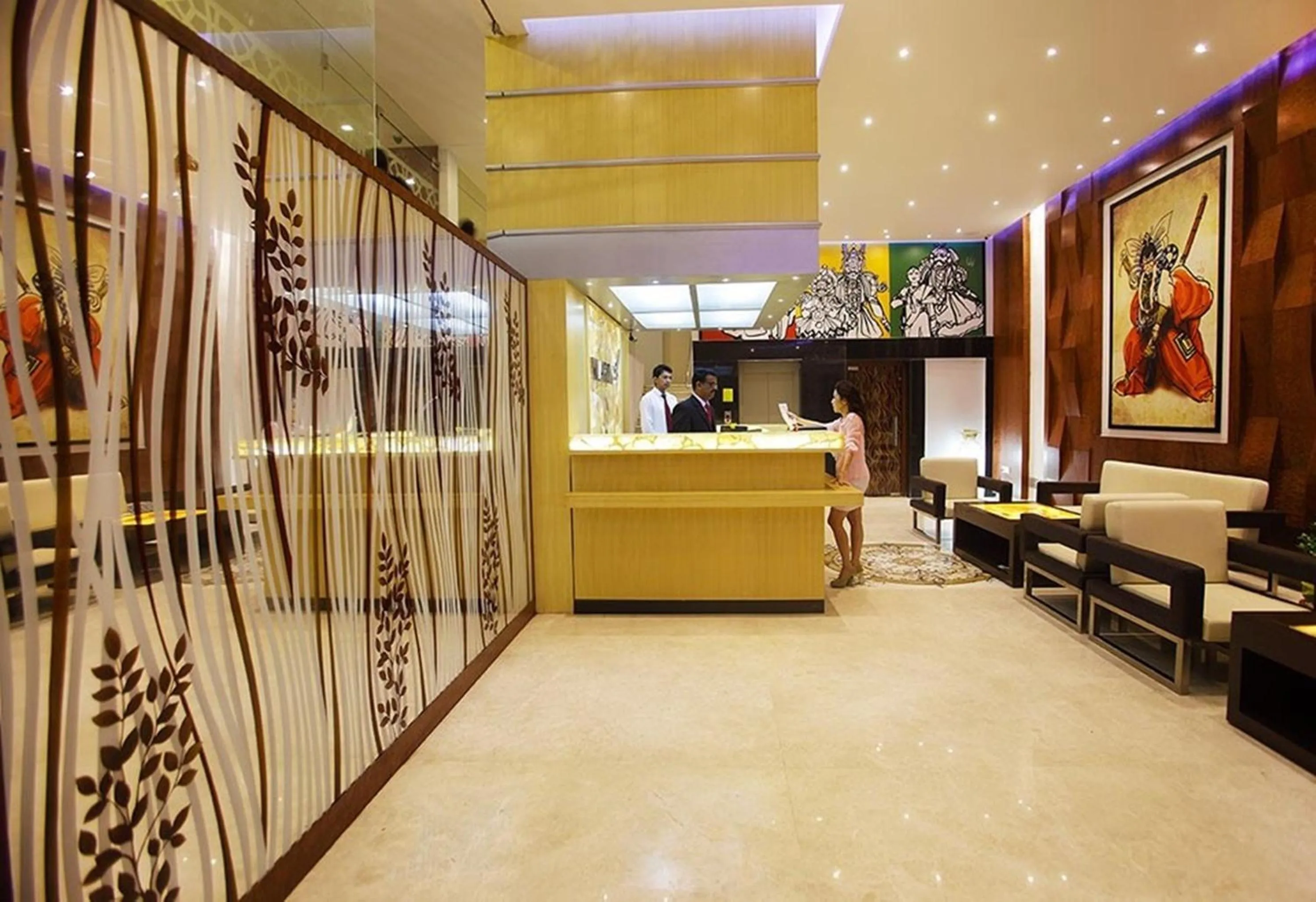 Facade/entrance in Hilarity Inn