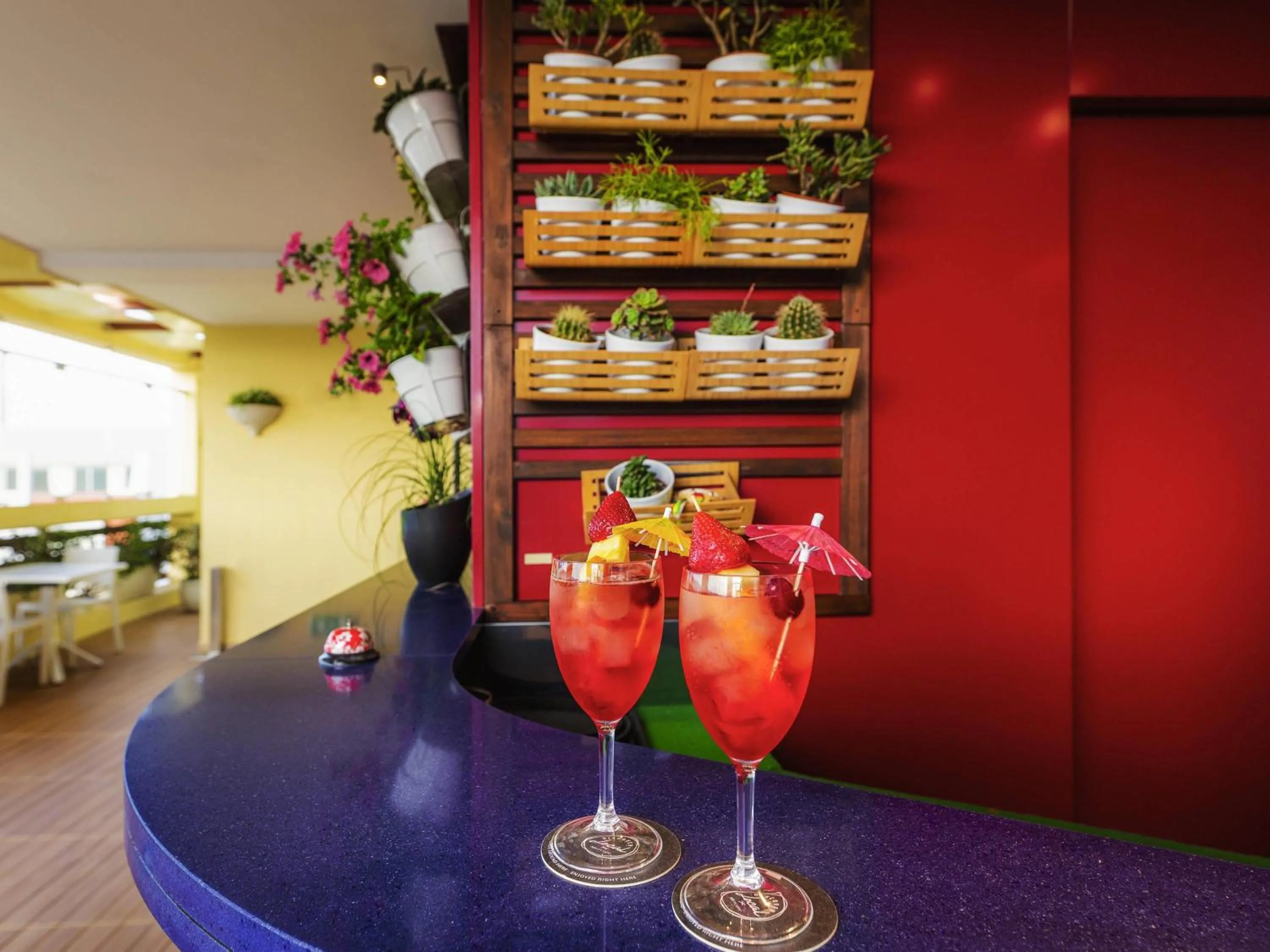 Lounge or bar in Hotel Mercure Siracusa