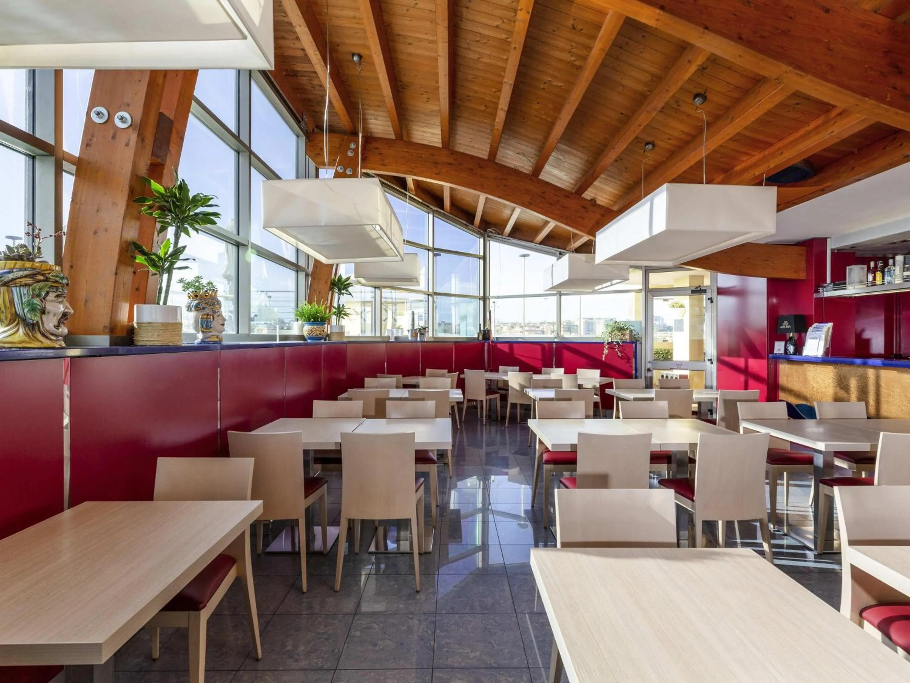 Restaurant/places to eat in Hotel Mercure Siracusa