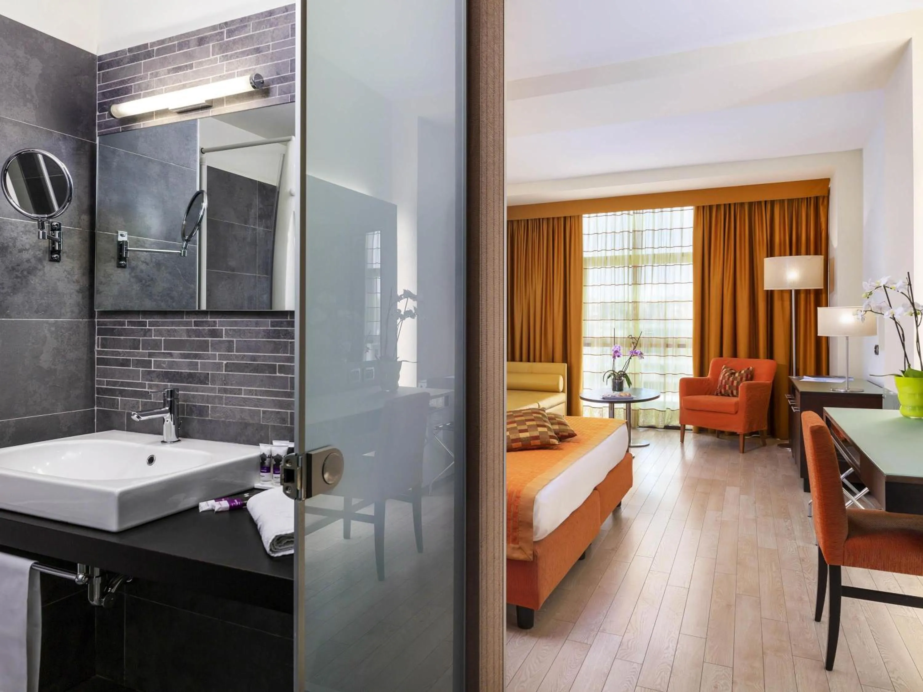 Bedroom, Bed in Hotel Mercure Siracusa