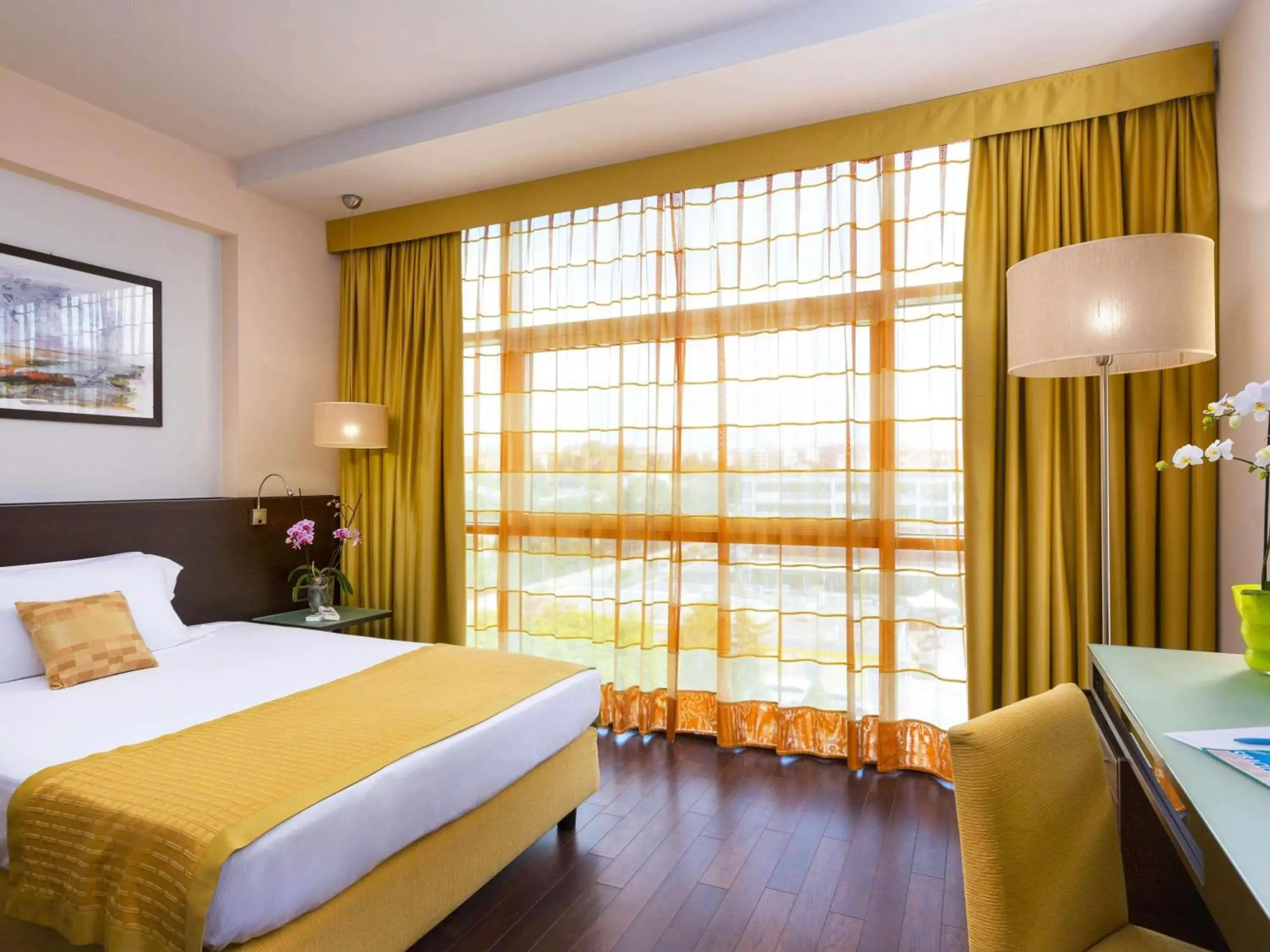 Bedroom, Bed in Hotel Mercure Siracusa Bedroom, Bed in Hotel Mercure Siracusa