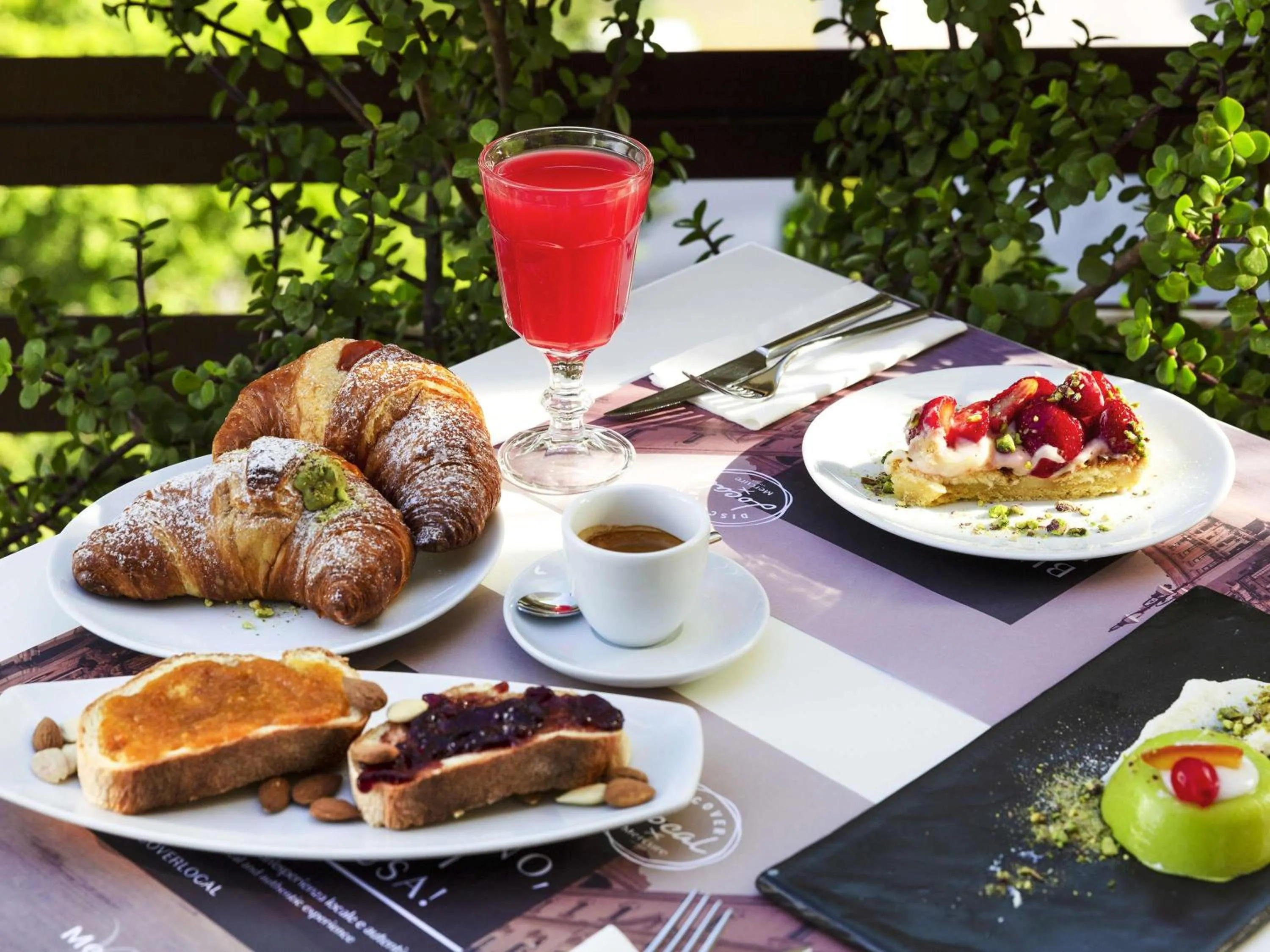 Restaurant/places to eat in Hotel Mercure Siracusa