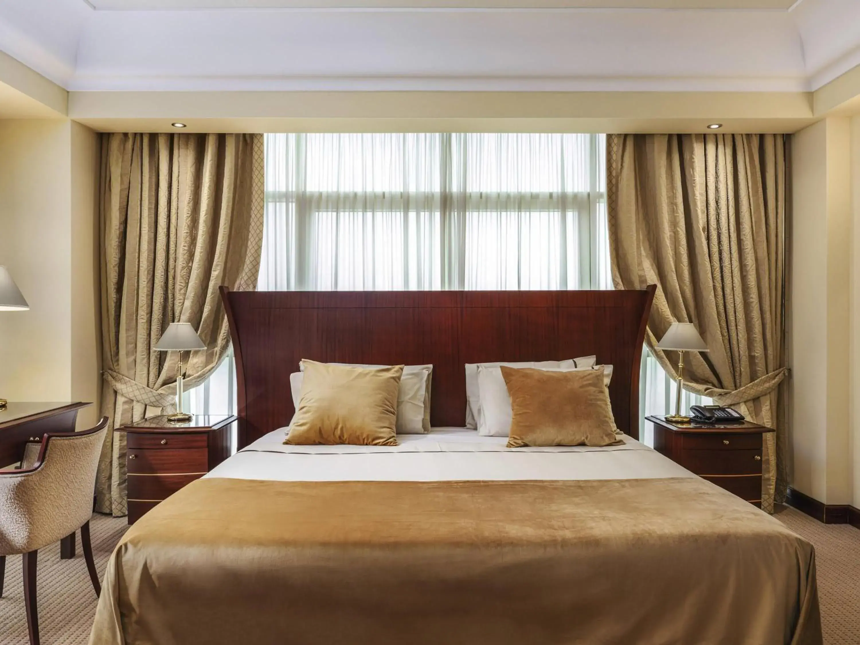 Bedroom, Bed in Hotel Mercure Siracusa Bedroom, Bed in Hotel Mercure Siracusa