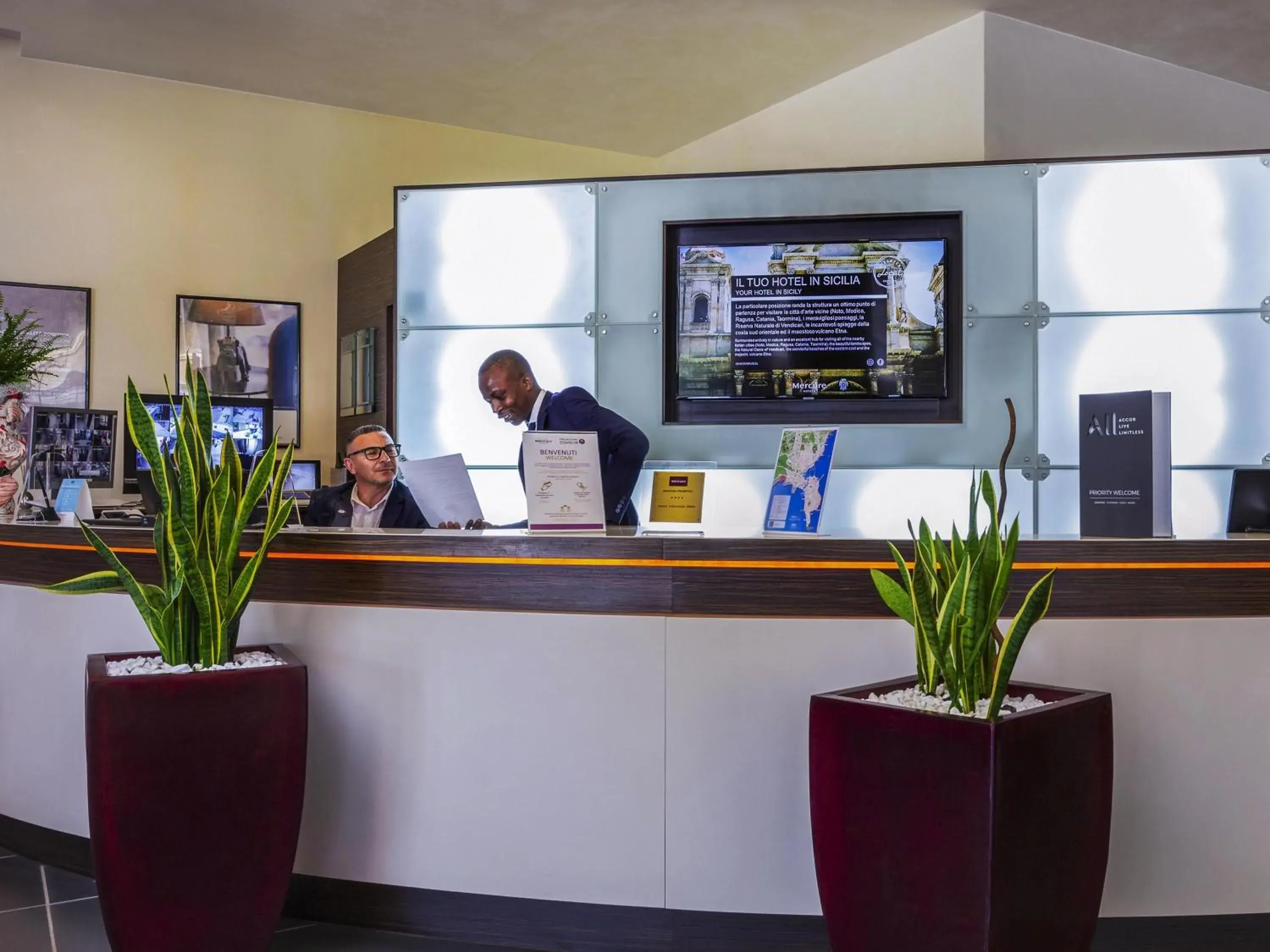 Property building in Hotel Mercure Siracusa Property building in Hotel Mercure Siracusa