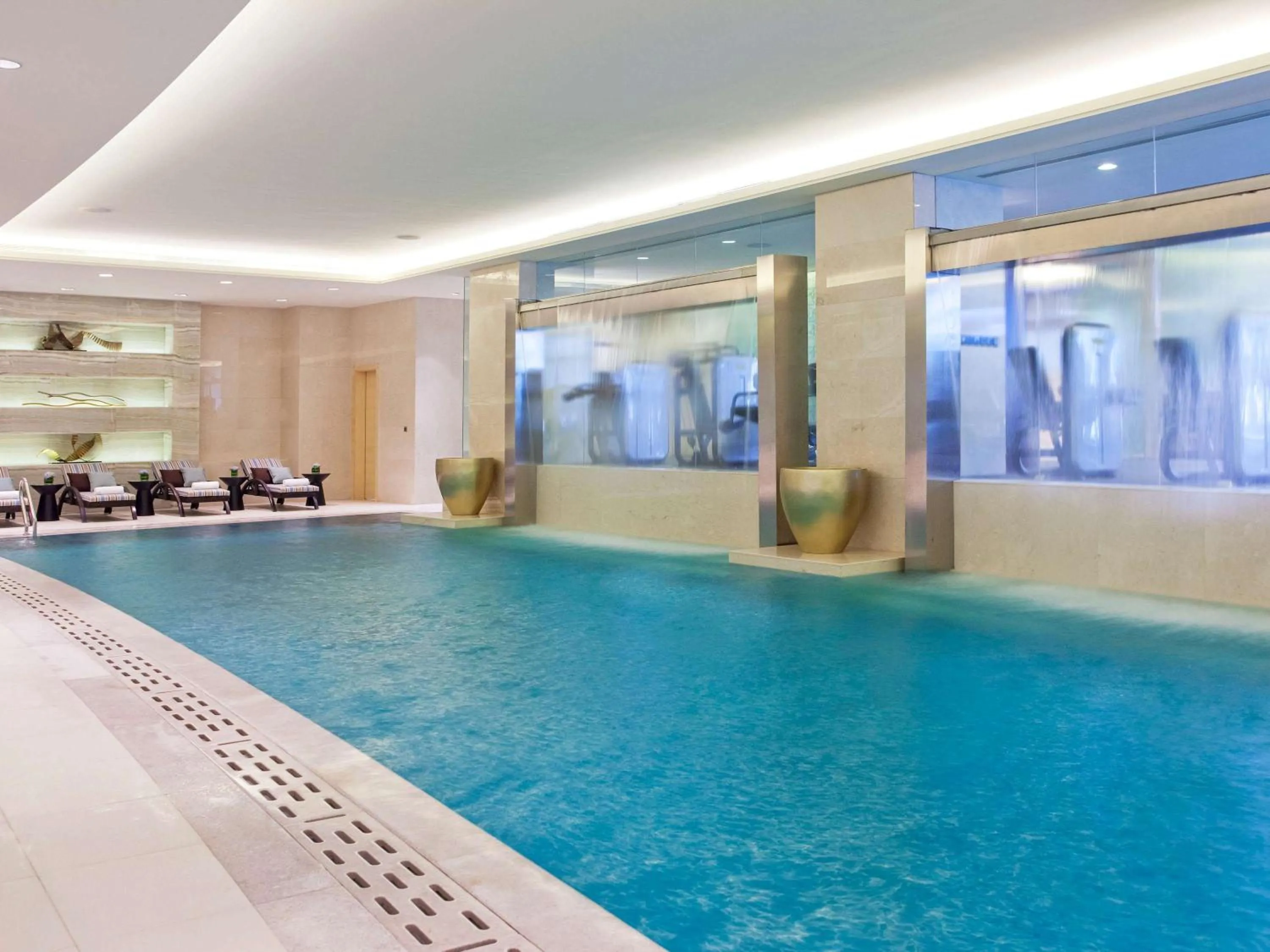 Pool view in Fairmont Yangcheng Lake