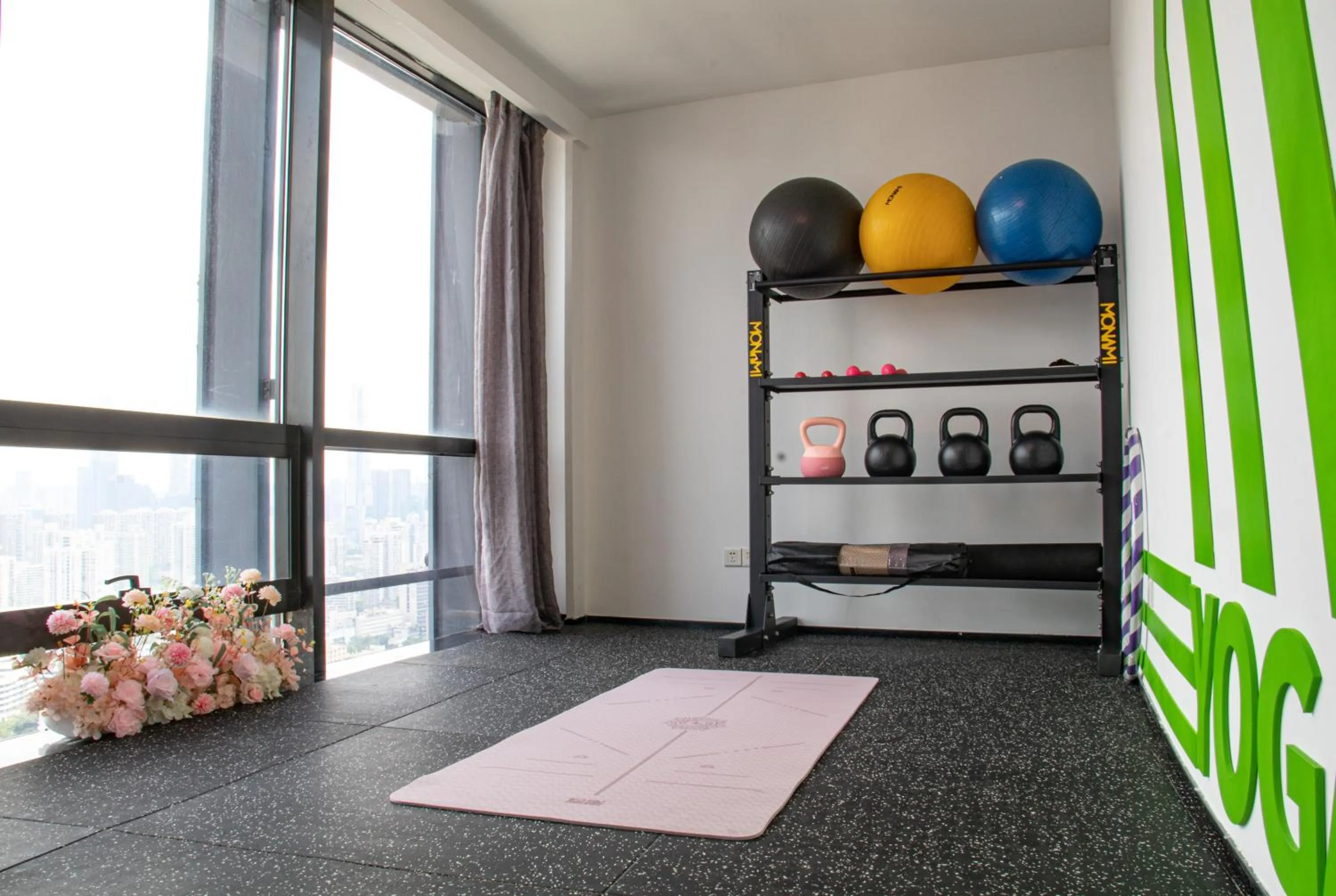 Fitness centre/facilities in Huaqiang Plaza Hotel Shenzhen, Enjoy Complimentary Mini Bar & Night Snack, Add breakfast - enjoy complimentary afternoon tea
