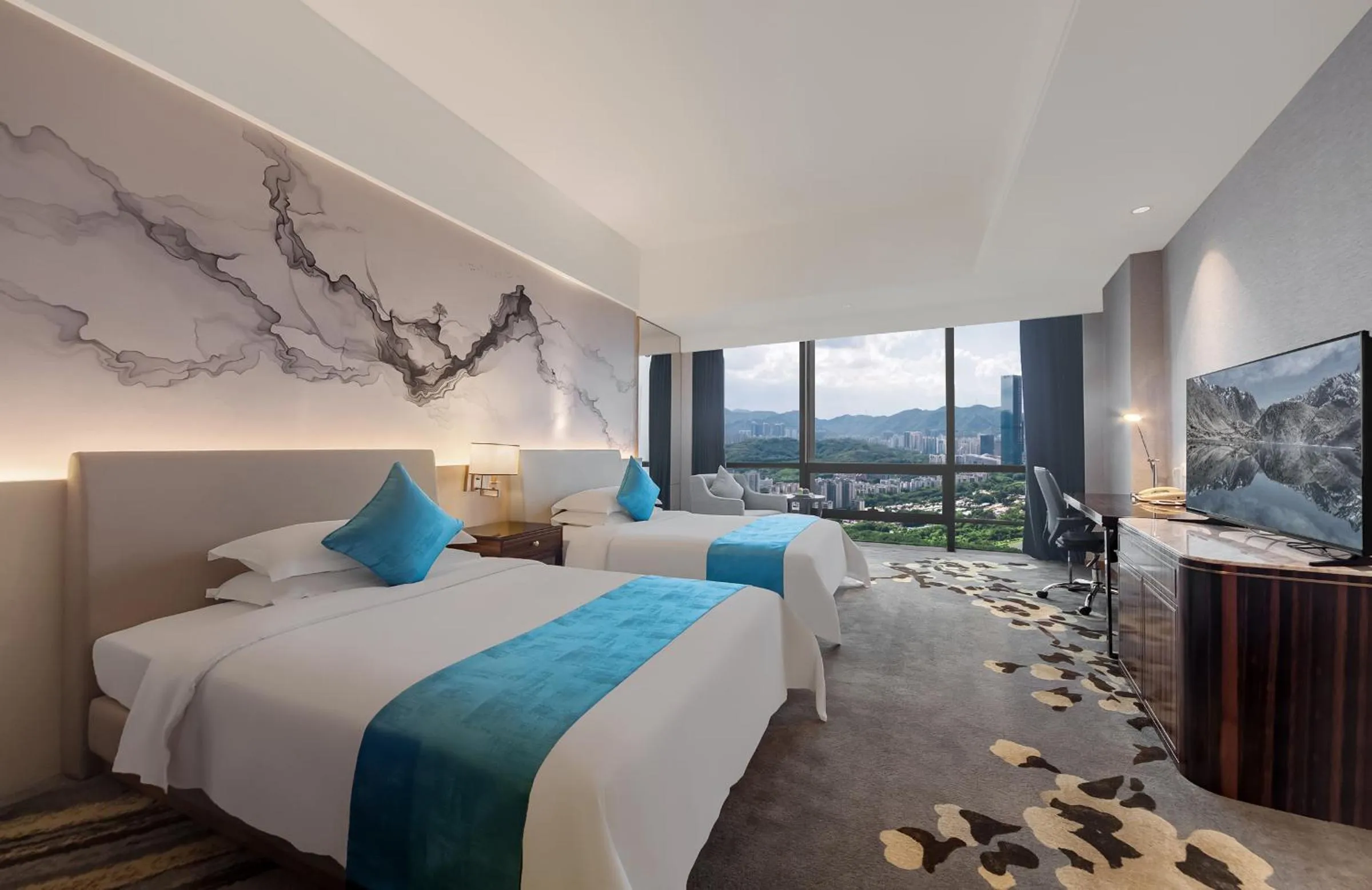 Bed in Huaqiang Plaza Hotel Shenzhen, Enjoy Complimentary Mini Bar & Night Snack, Add breakfast - enjoy complimentary afternoon tea