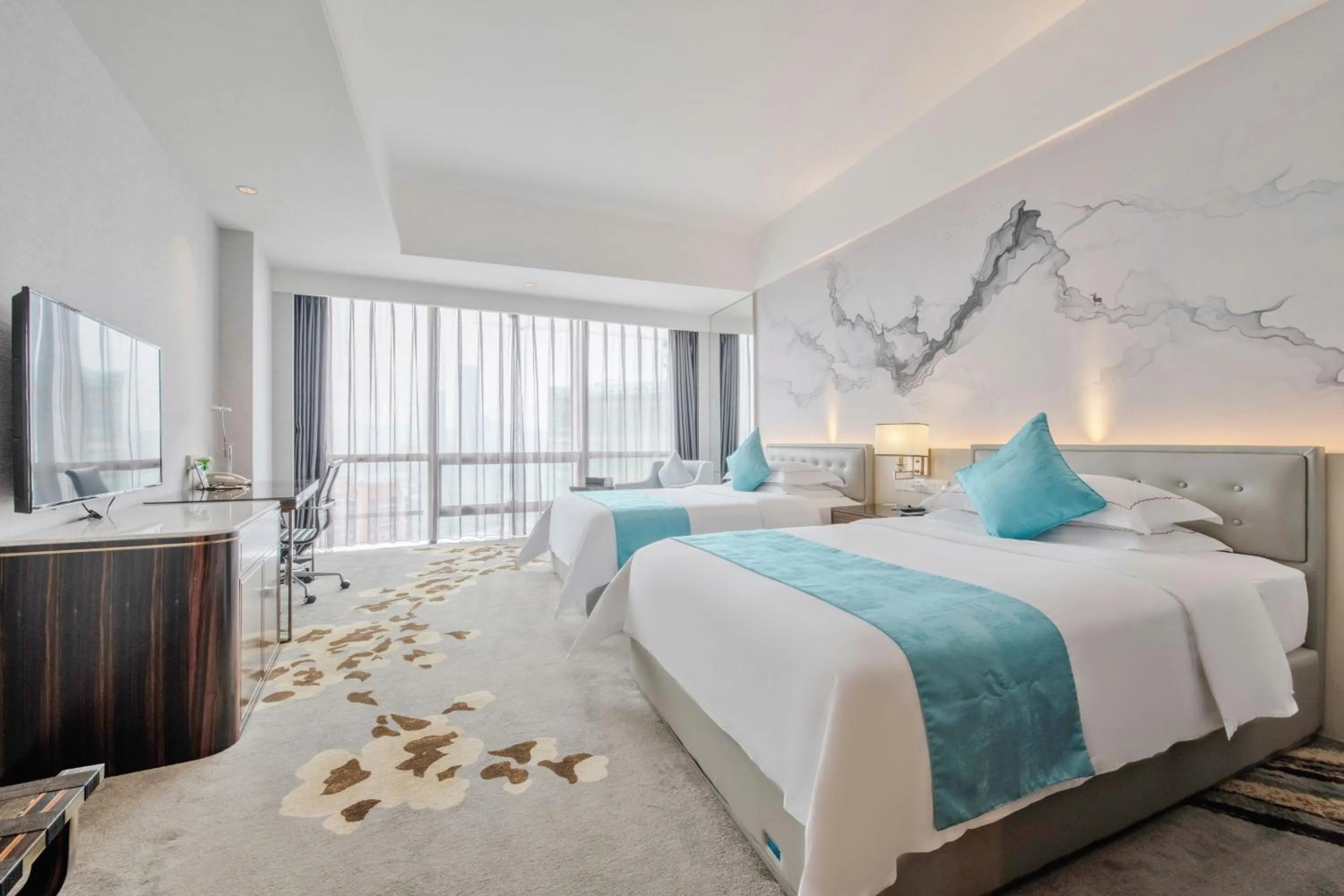 Bed in Huaqiang Plaza Hotel Shenzhen, Enjoy Complimentary Mini Bar & Night Snack, Add breakfast - enjoy complimentary afternoon tea