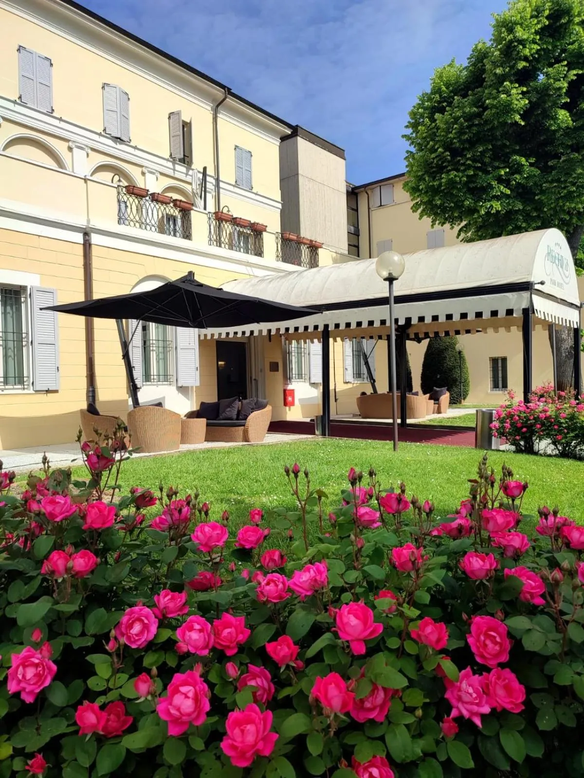 Property building in Rechigi Park Hotel