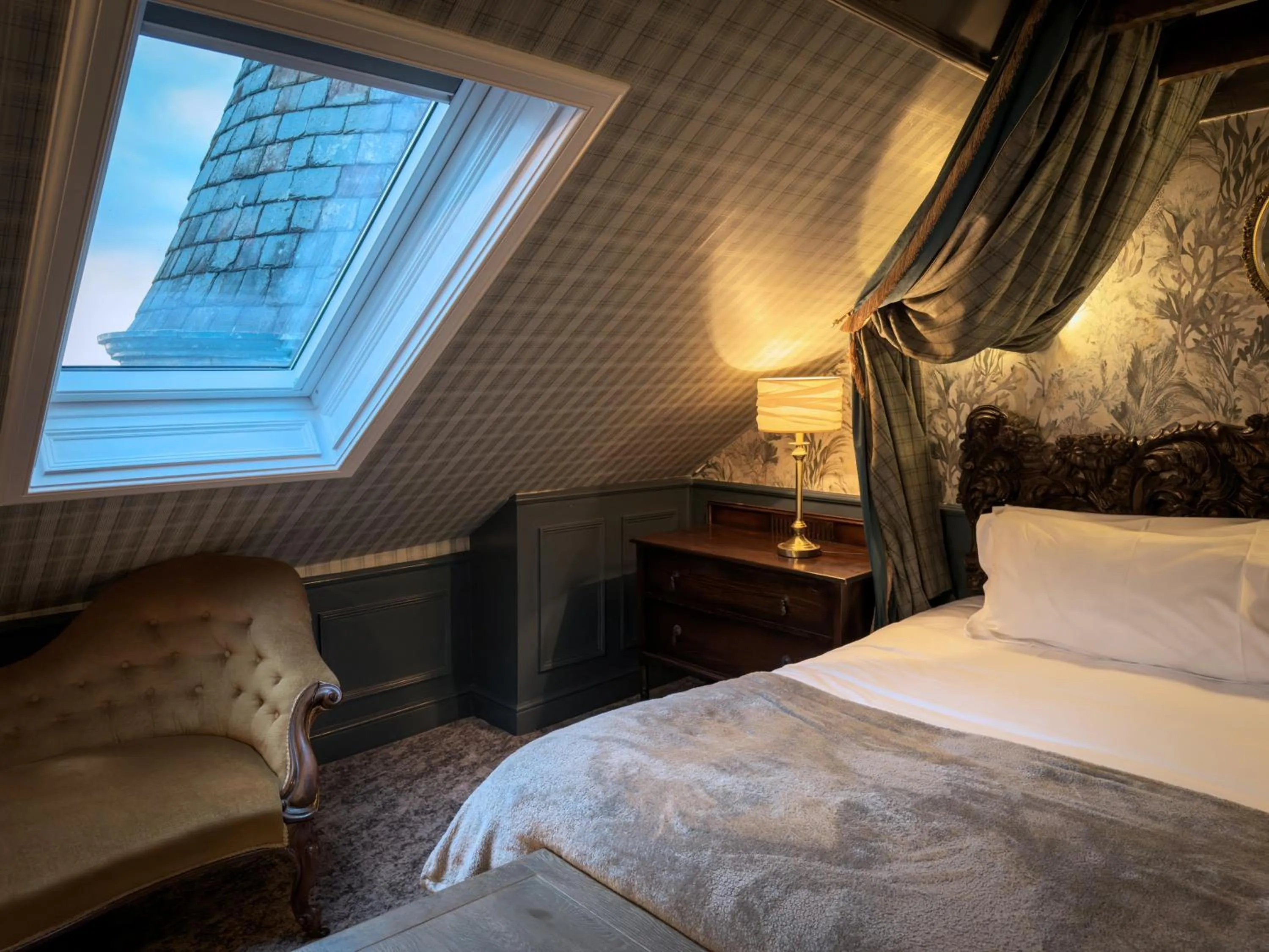 Bed in Glencruitten House