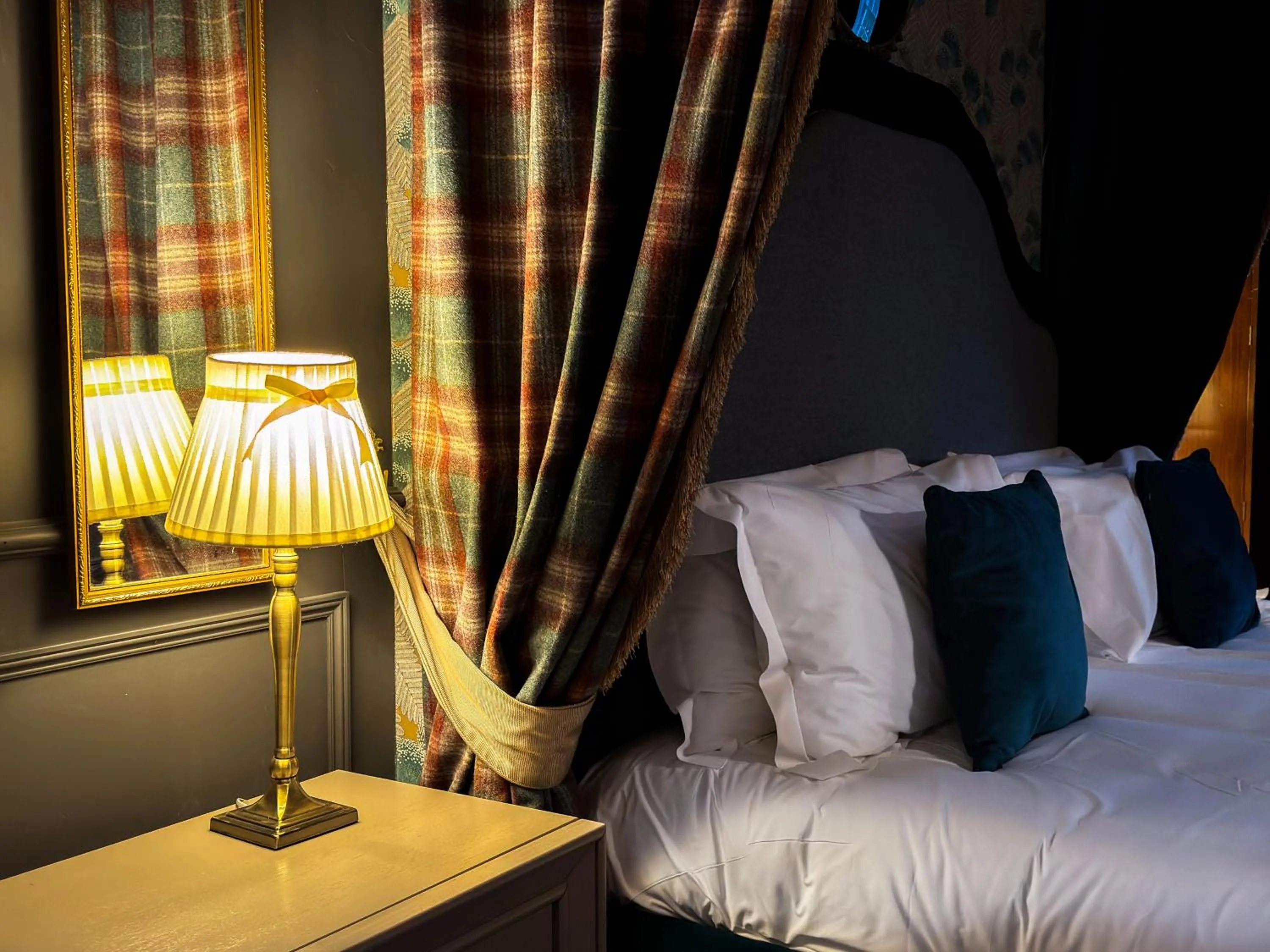 Bed in Glencruitten House