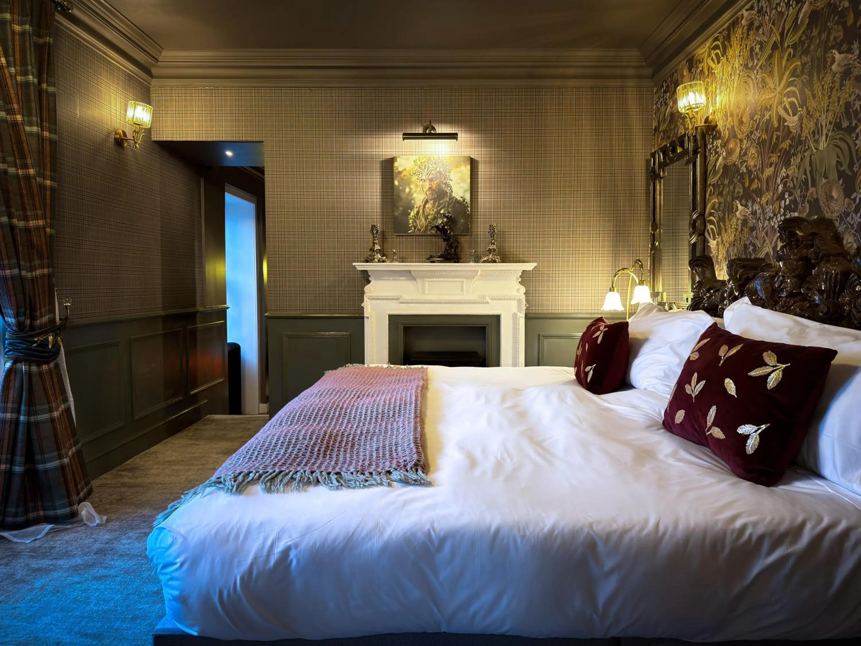 Bed in Glencruitten House