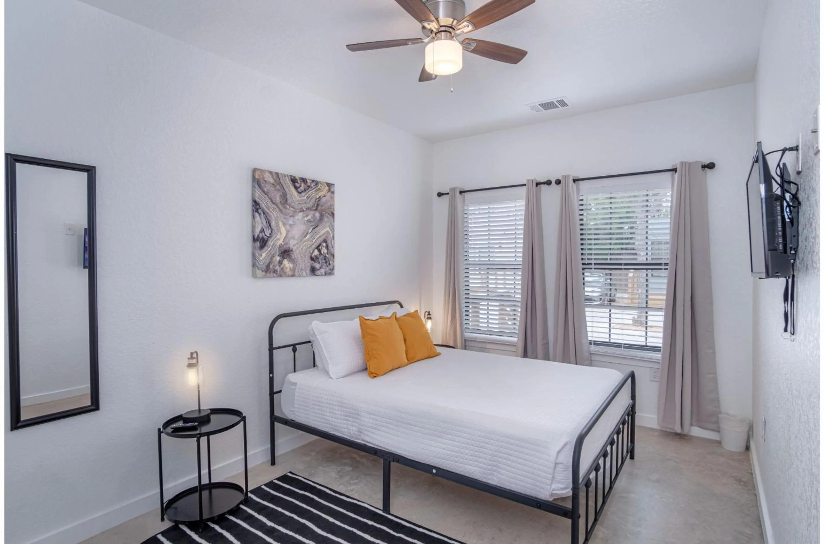 Bed in BRAND NEW 4 Stylish 3BR Near Exciting Downtown