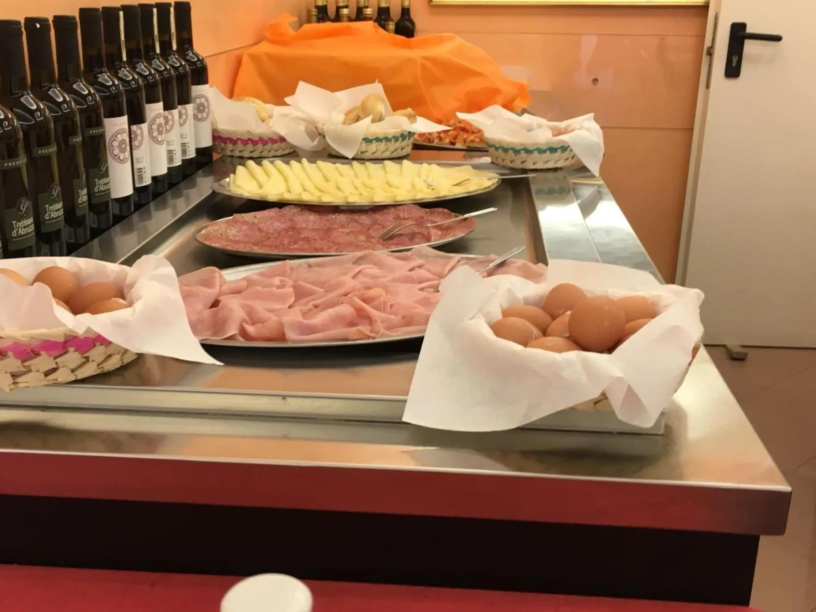 Buffet breakfast in Hotel Manola