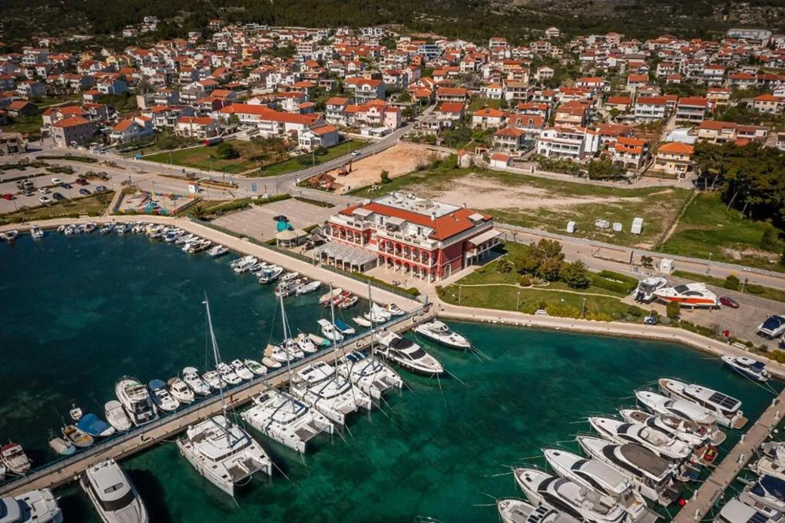 Property building in Villa Arcadium