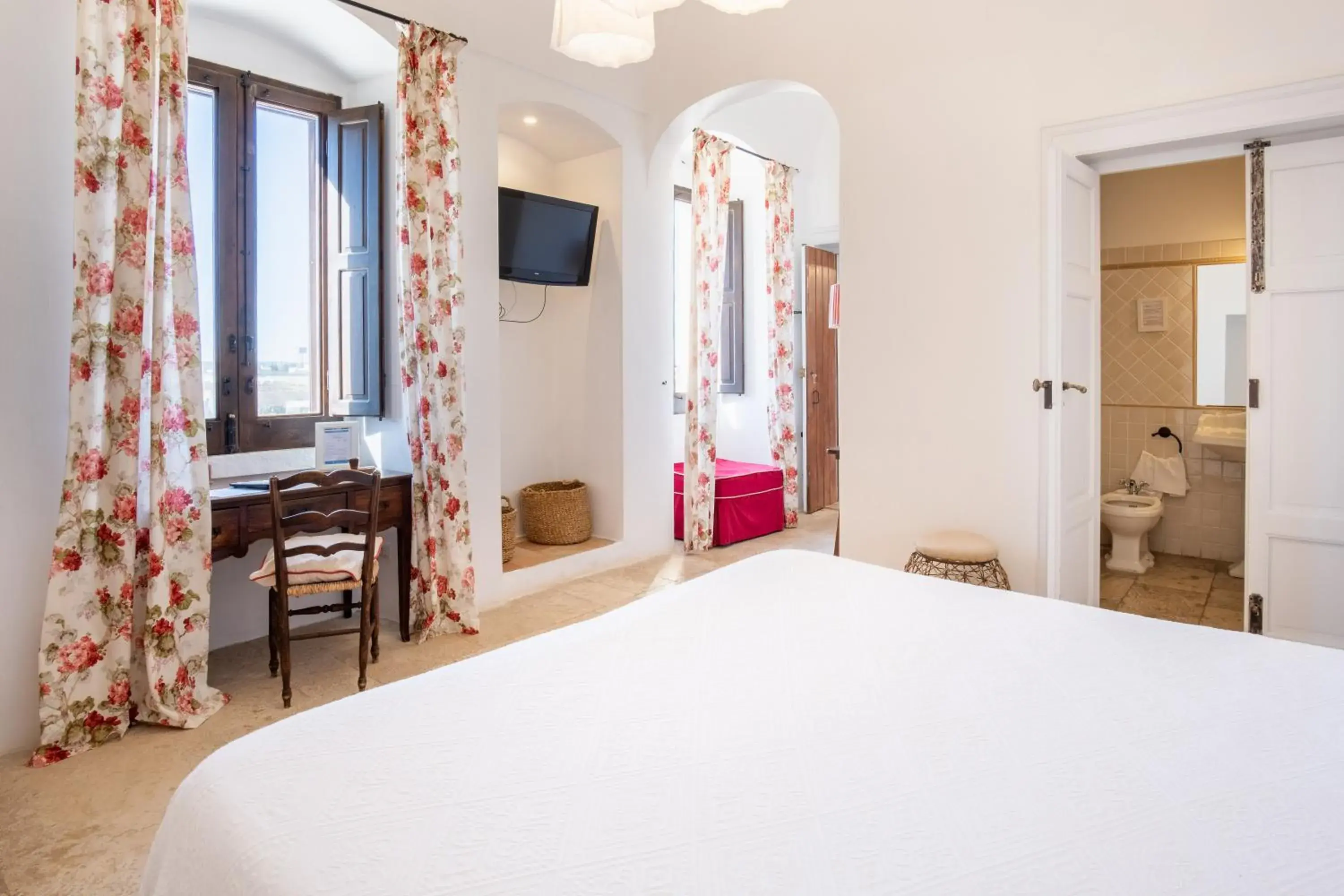 Classic Double Room in Masseria Agrituristica Lama San Giorgio Classic Double Room in Masseria Agrituristica Lama San Giorgio