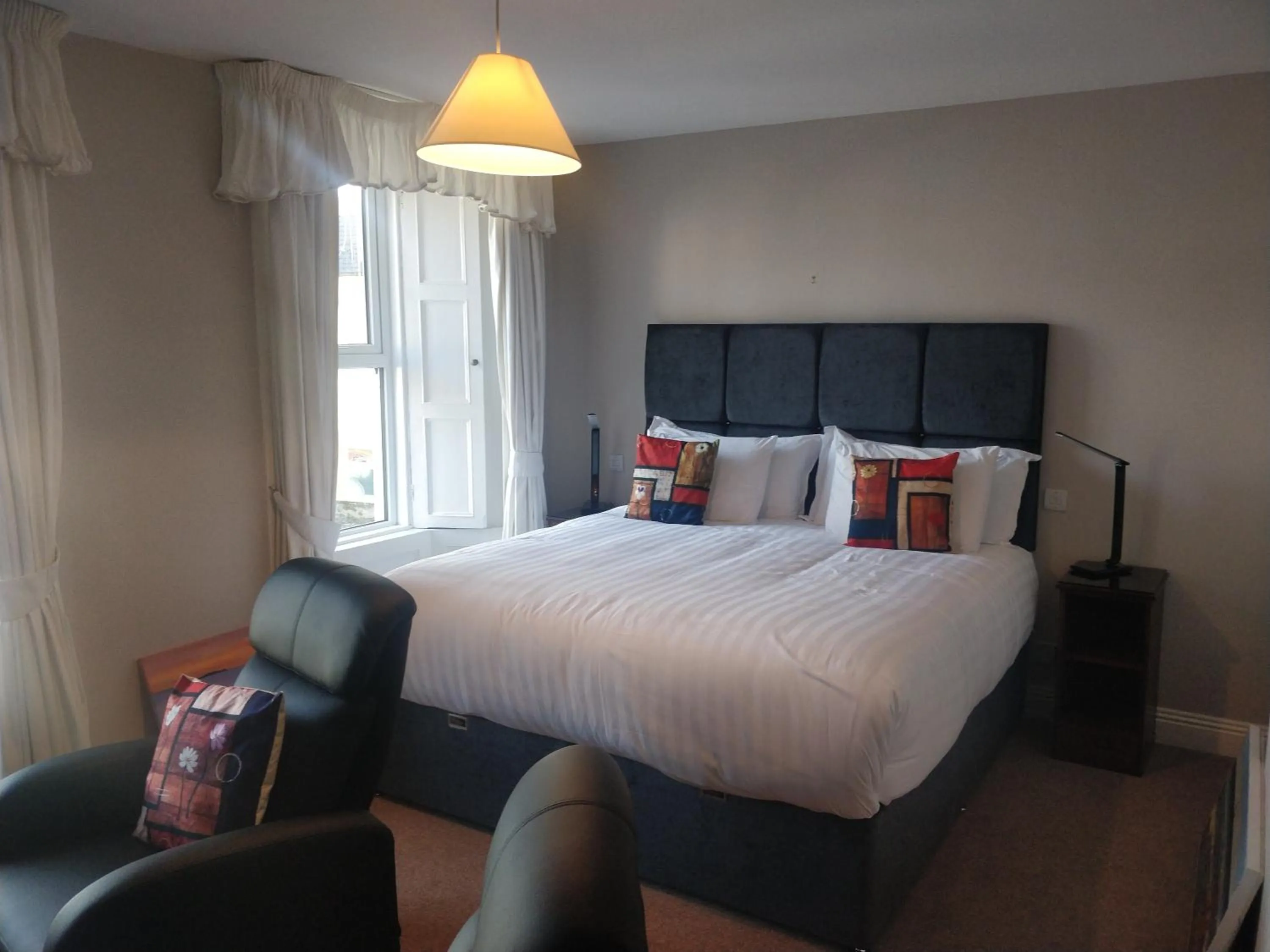 Bed in Avonmore House Guest Accommodation