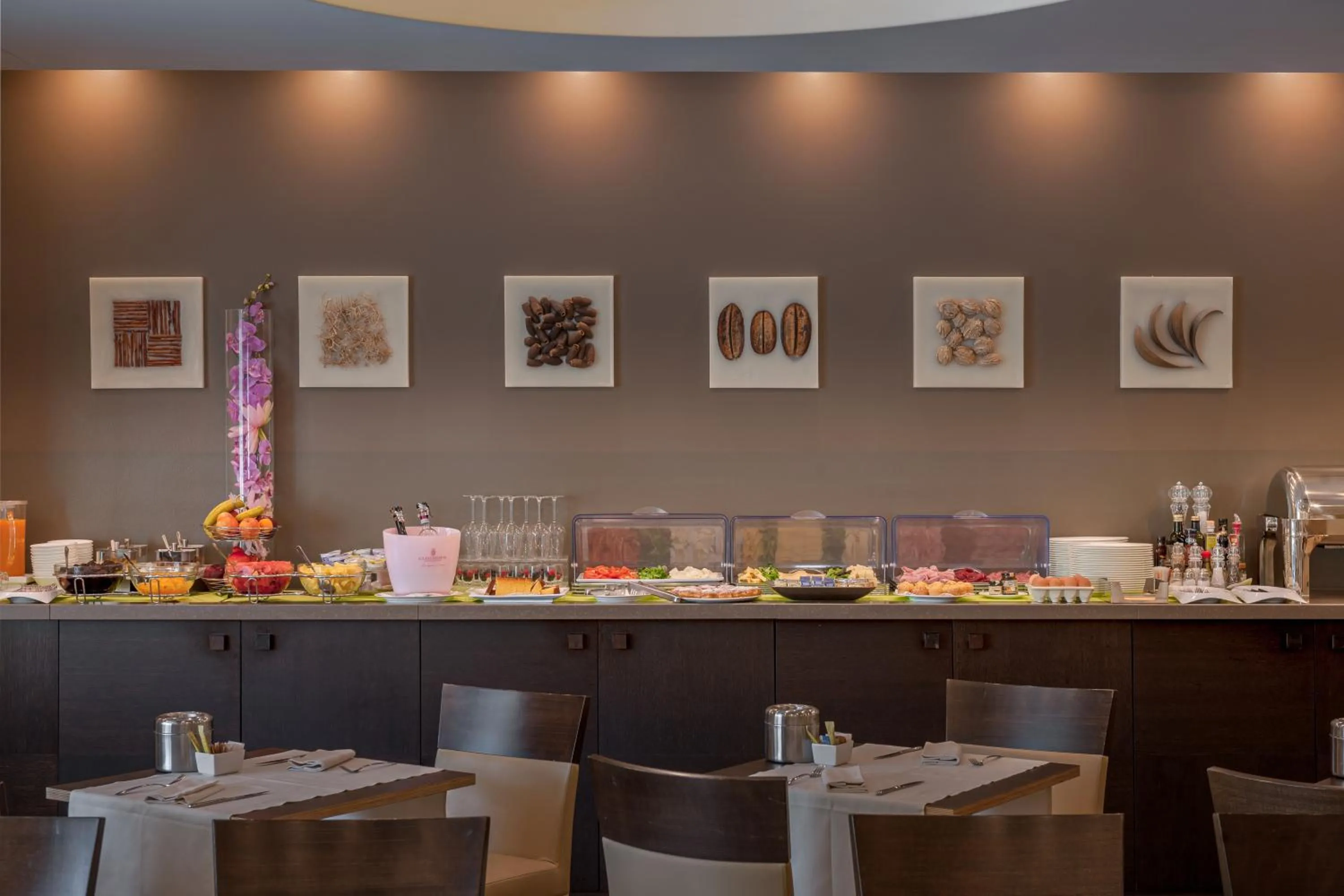 Buffet breakfast in Hotel Nazionale