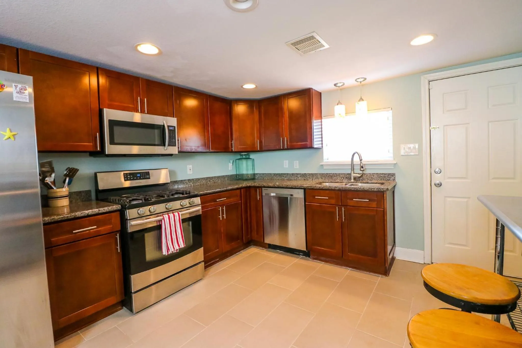 PERFECT location spacious yard coffee bar at this lovely beach home