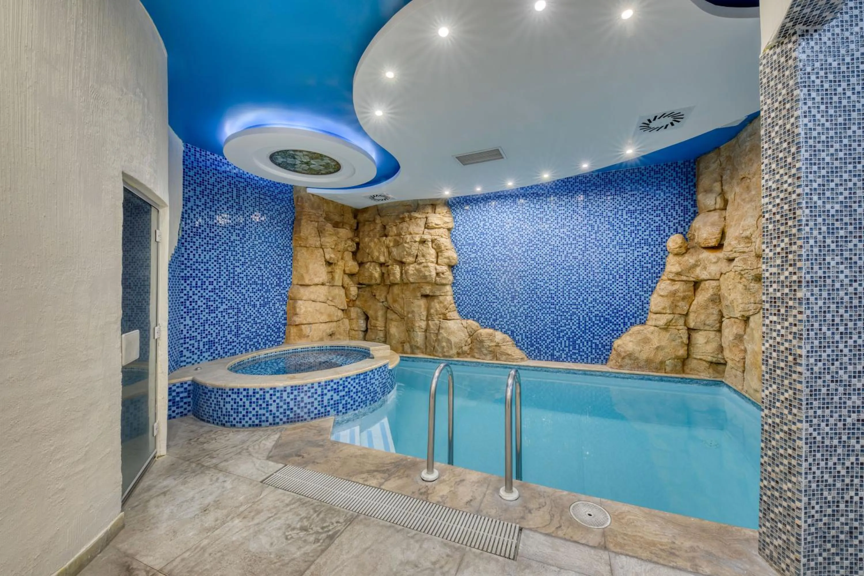 Hot Tub in Spa Hotel Grace Forum