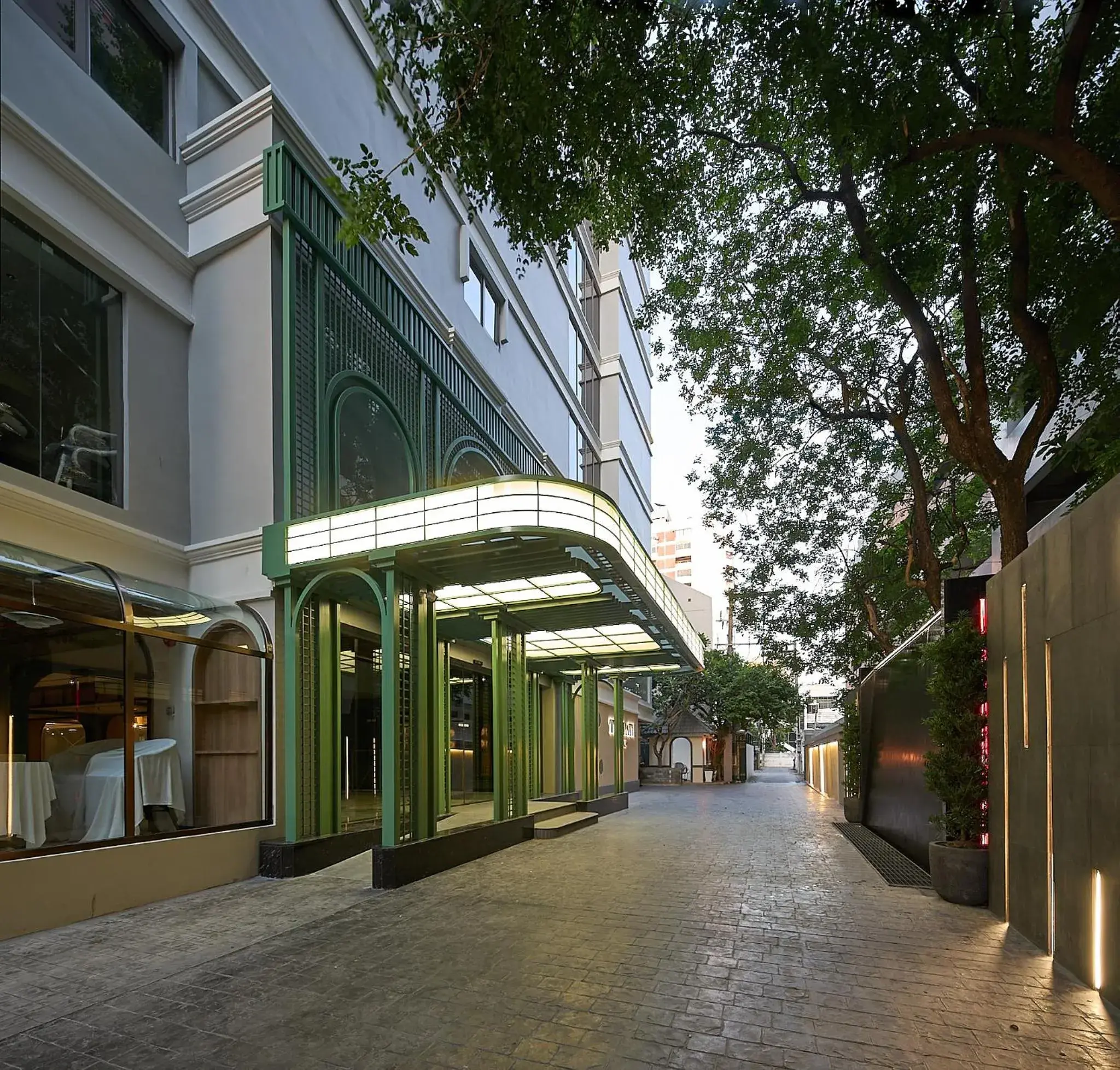 Facade/entrance in The Path Siam Facade/entrance in The Path Siam