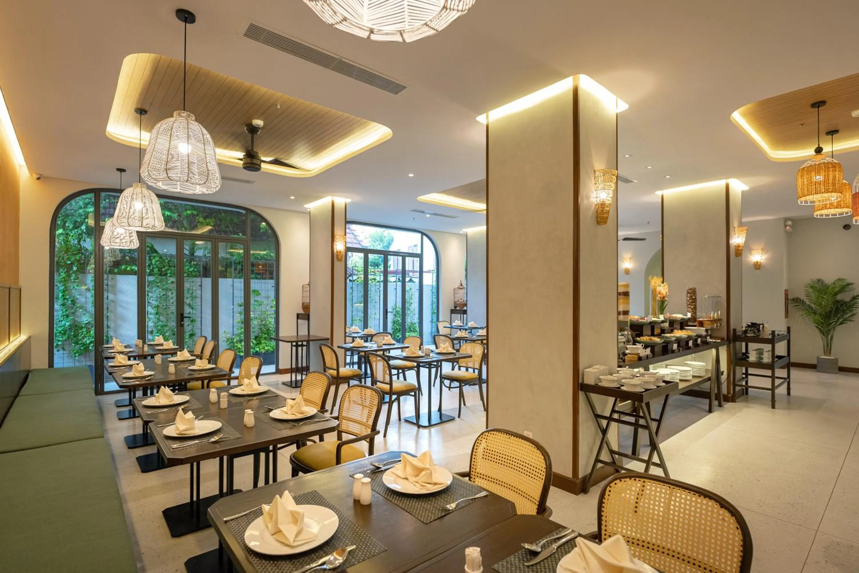 Restaurant/places to eat in Cozy Danang Boutique Hotel