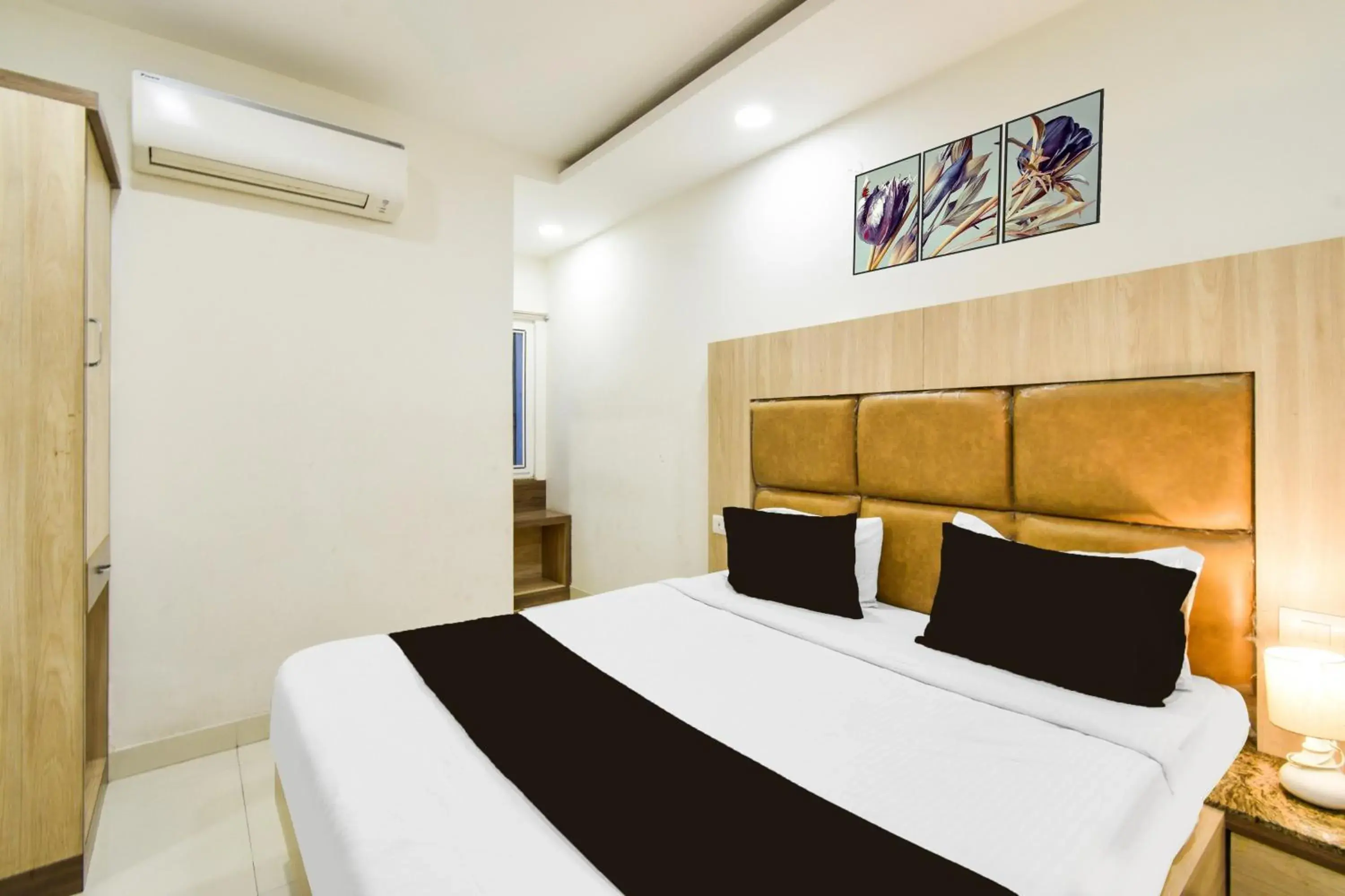 Bedroom, Bed in Super Townhouse Raniganj formerly Devi Residency Bedroom, Bed in Super Townhouse Raniganj formerly Devi Residency