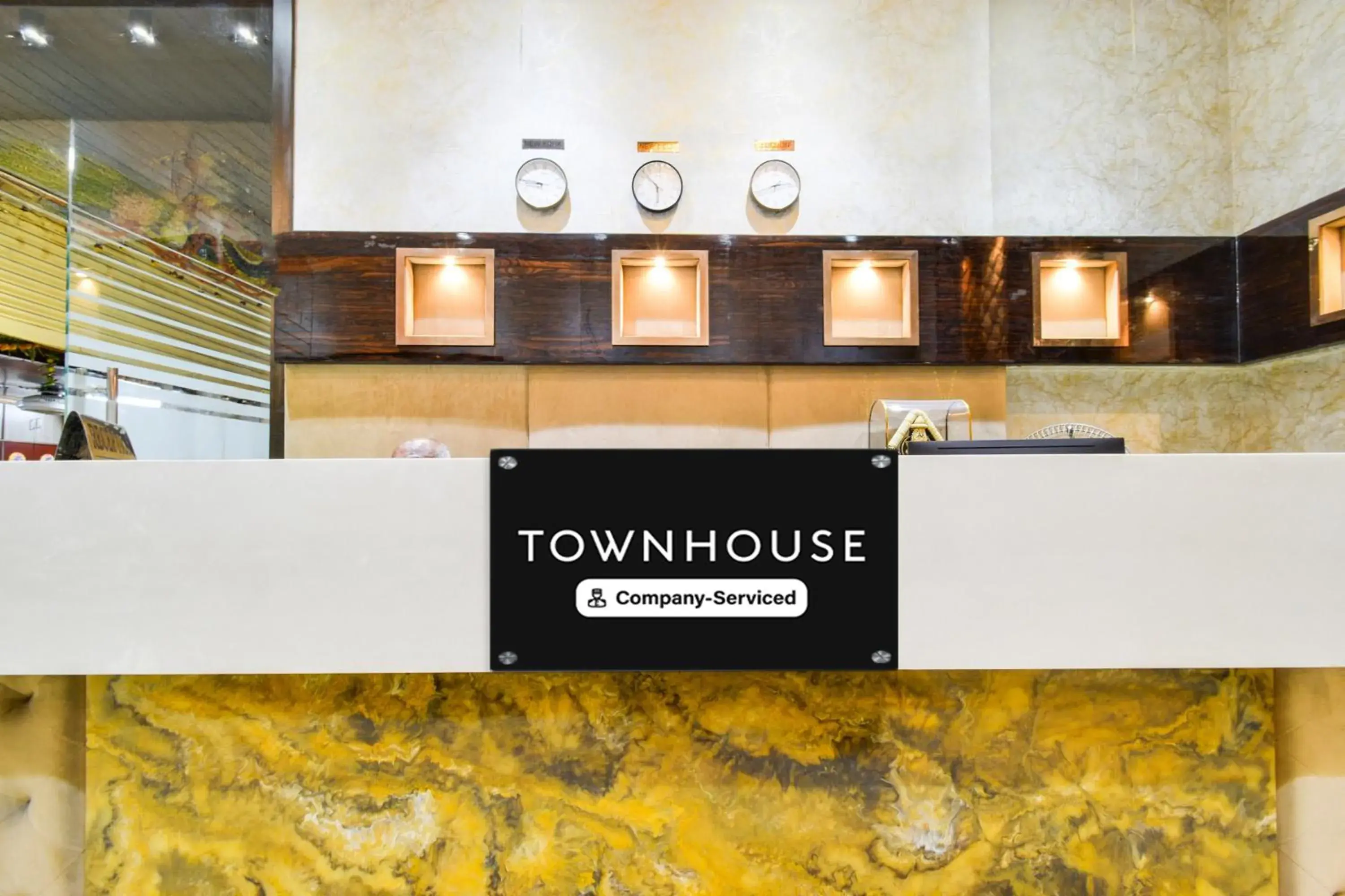 Lobby or reception in Super Townhouse Raniganj formerly Devi Residency Lobby or reception in Super Townhouse Raniganj formerly Devi Residency