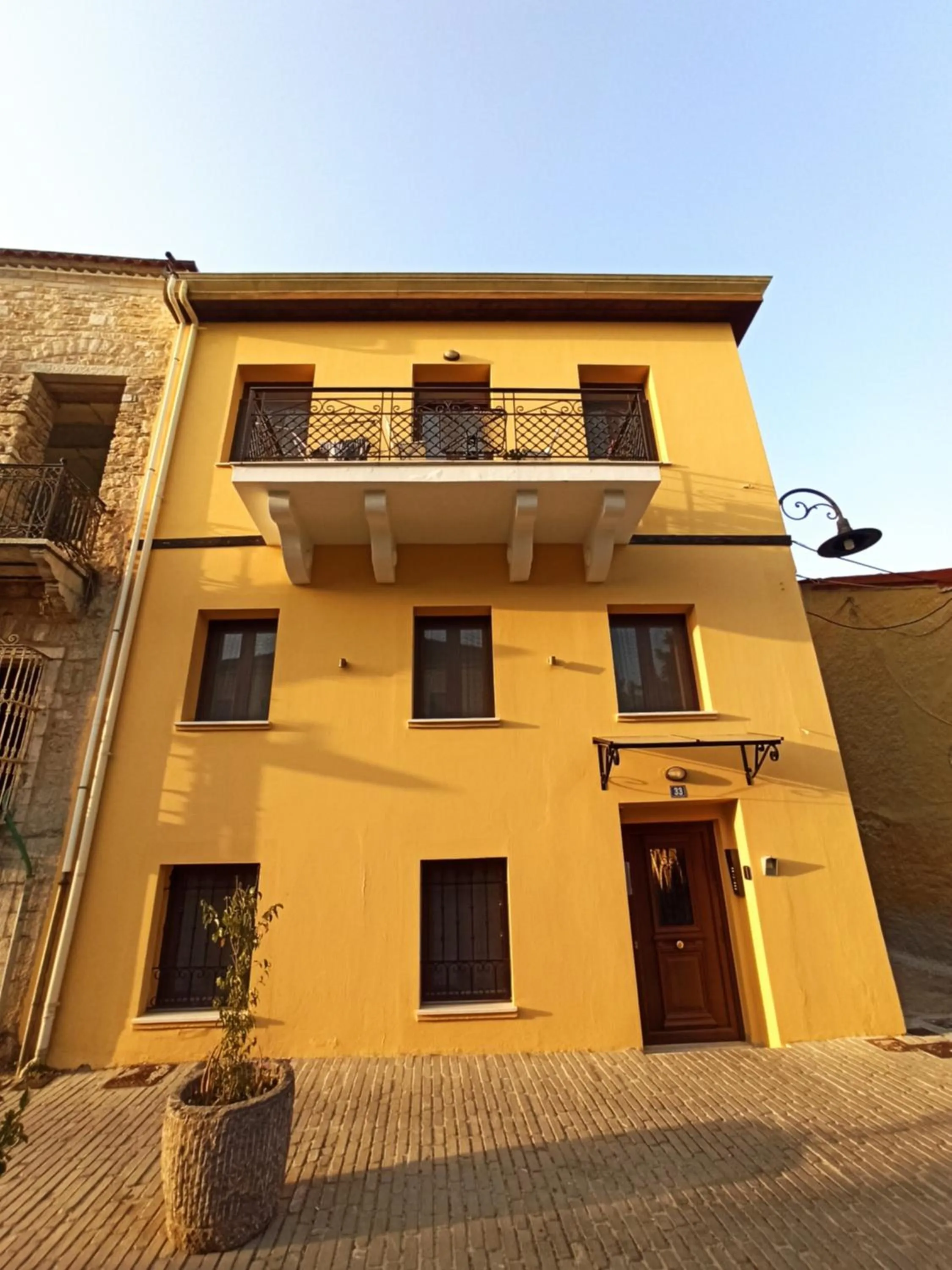 Property building in To Agioklima