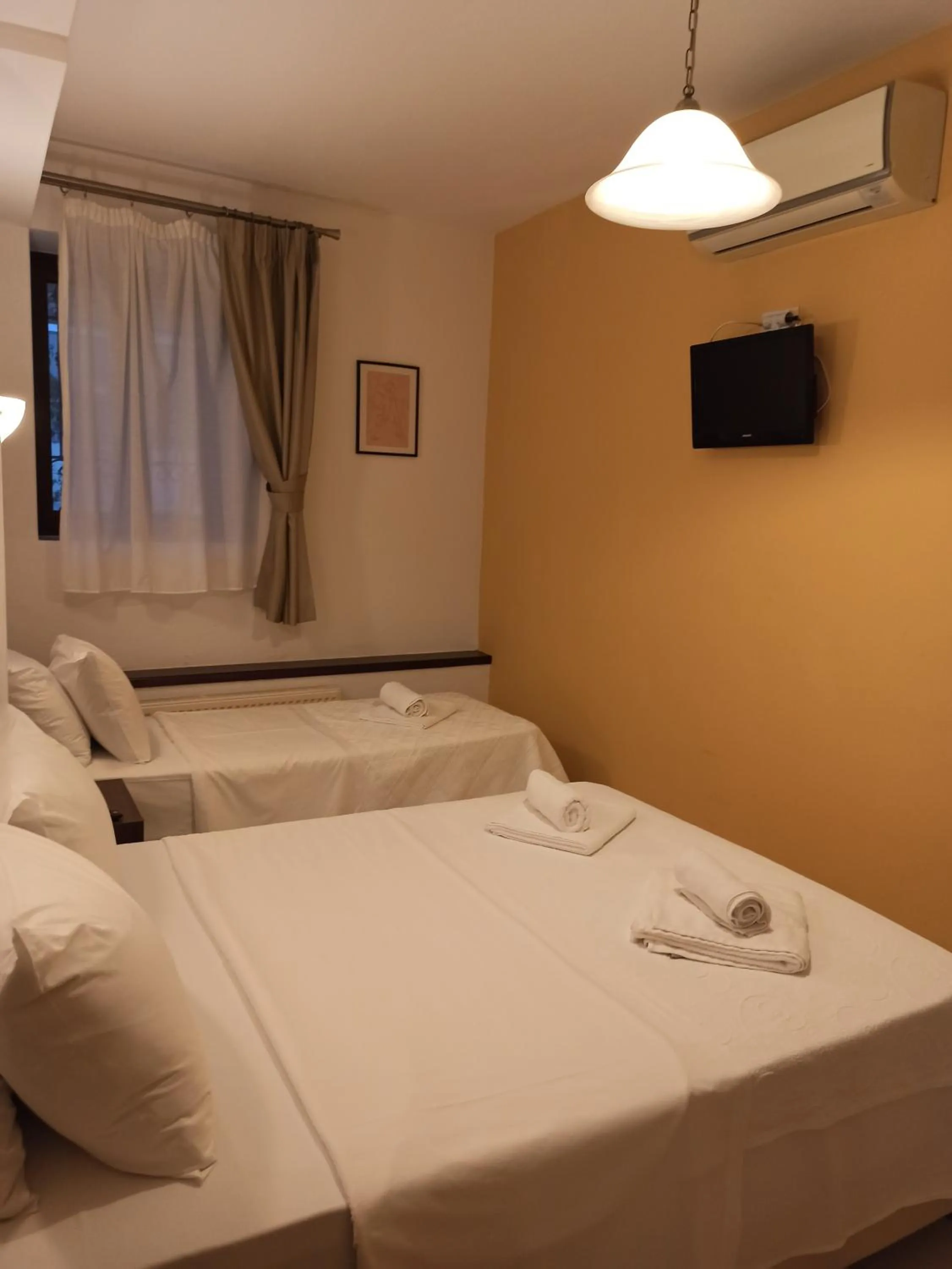 Bedroom, Bed in To Agioklima