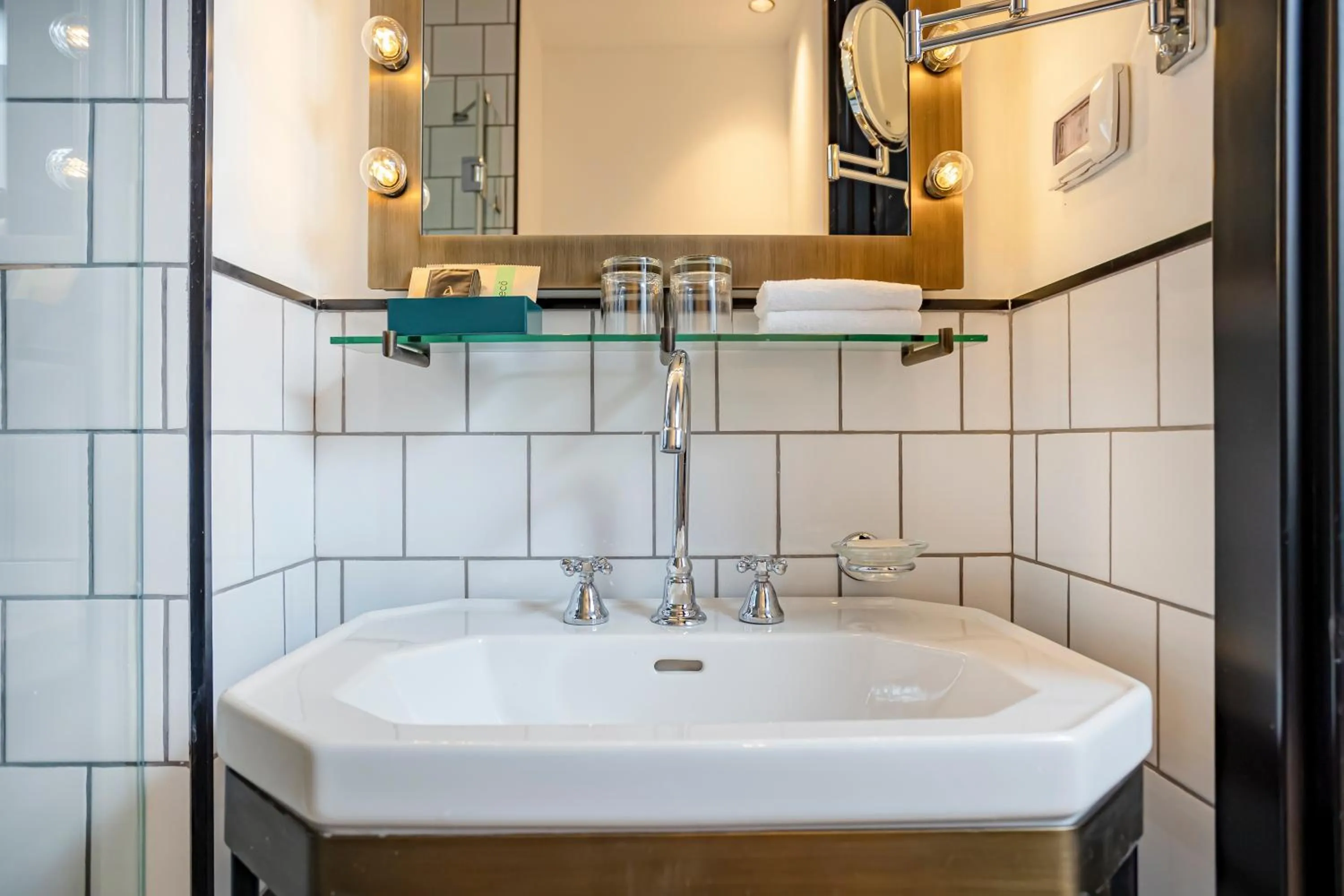 Bathroom in Backstage Hotel - an Atlas Boutique Hotel