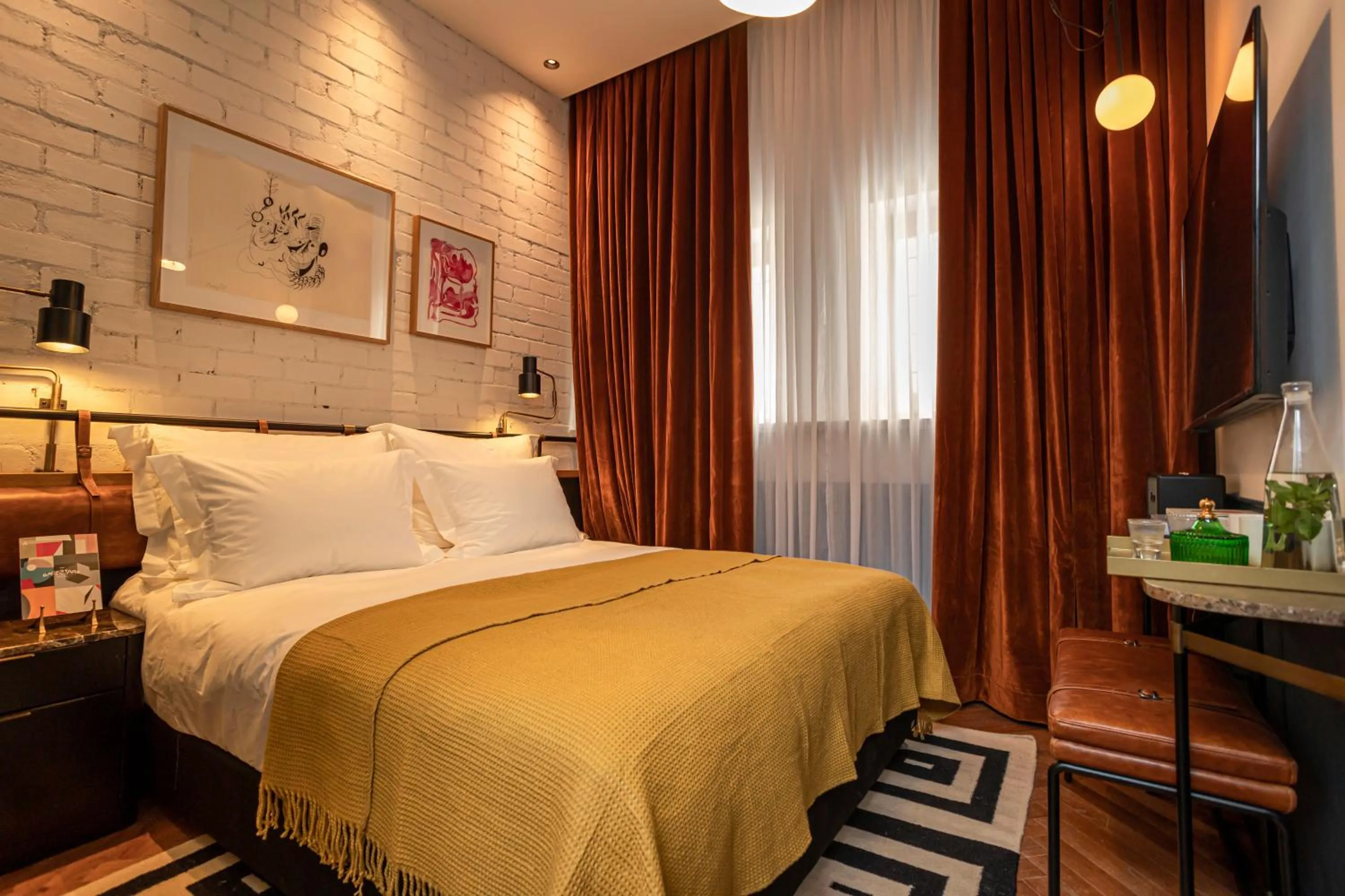 Photo of the whole room, Bed in Backstage Hotel - an Atlas Boutique Hotel