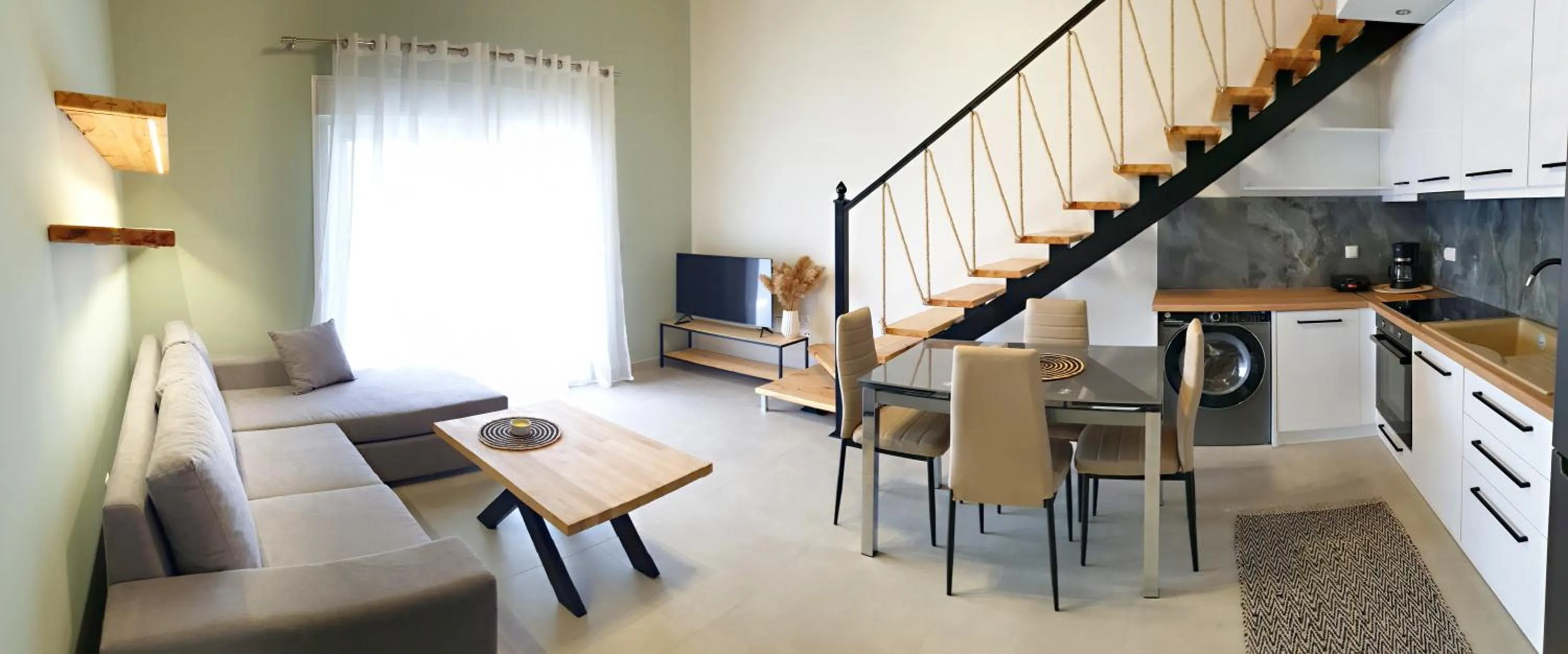 Kitchen or kitchenette in Almeta Suites