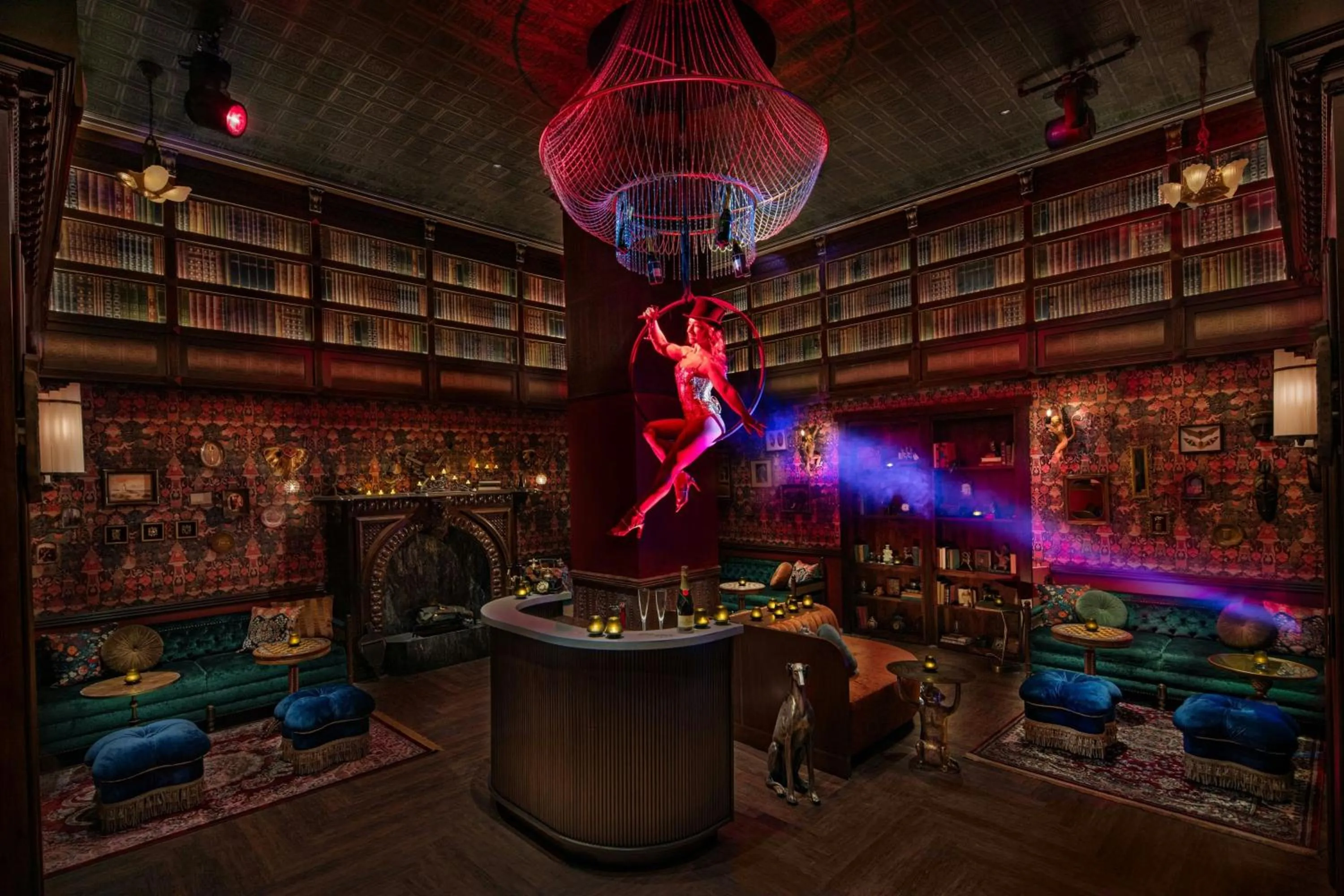 Lounge or bar in AC Hotel by Marriott Downtown Los Angeles