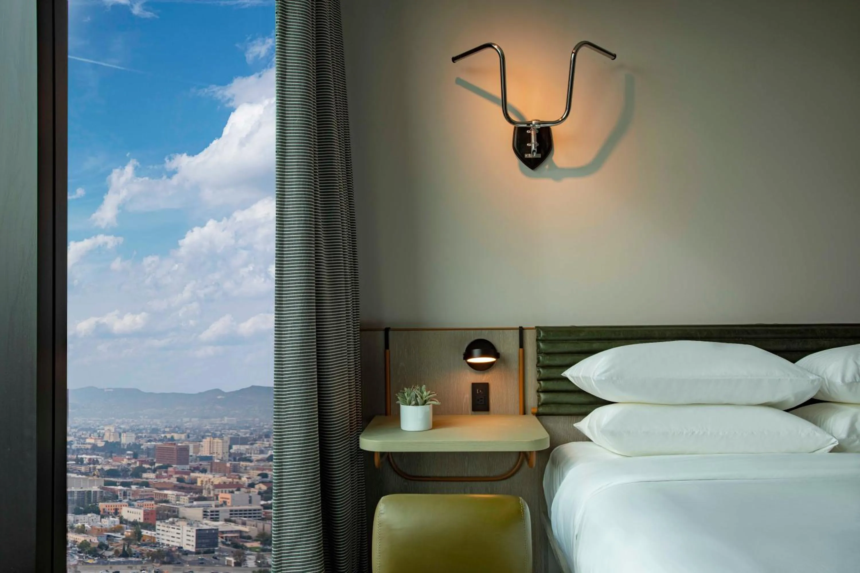 View (from property/room), Bed in Moxy Downtown Los Angeles