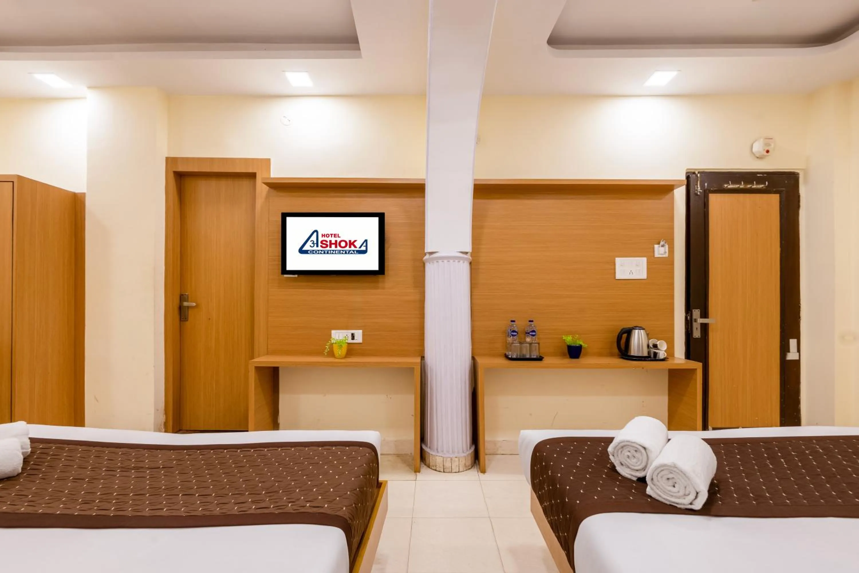Bed in Hotel Ashoka Continental Near New Delhi Railway station