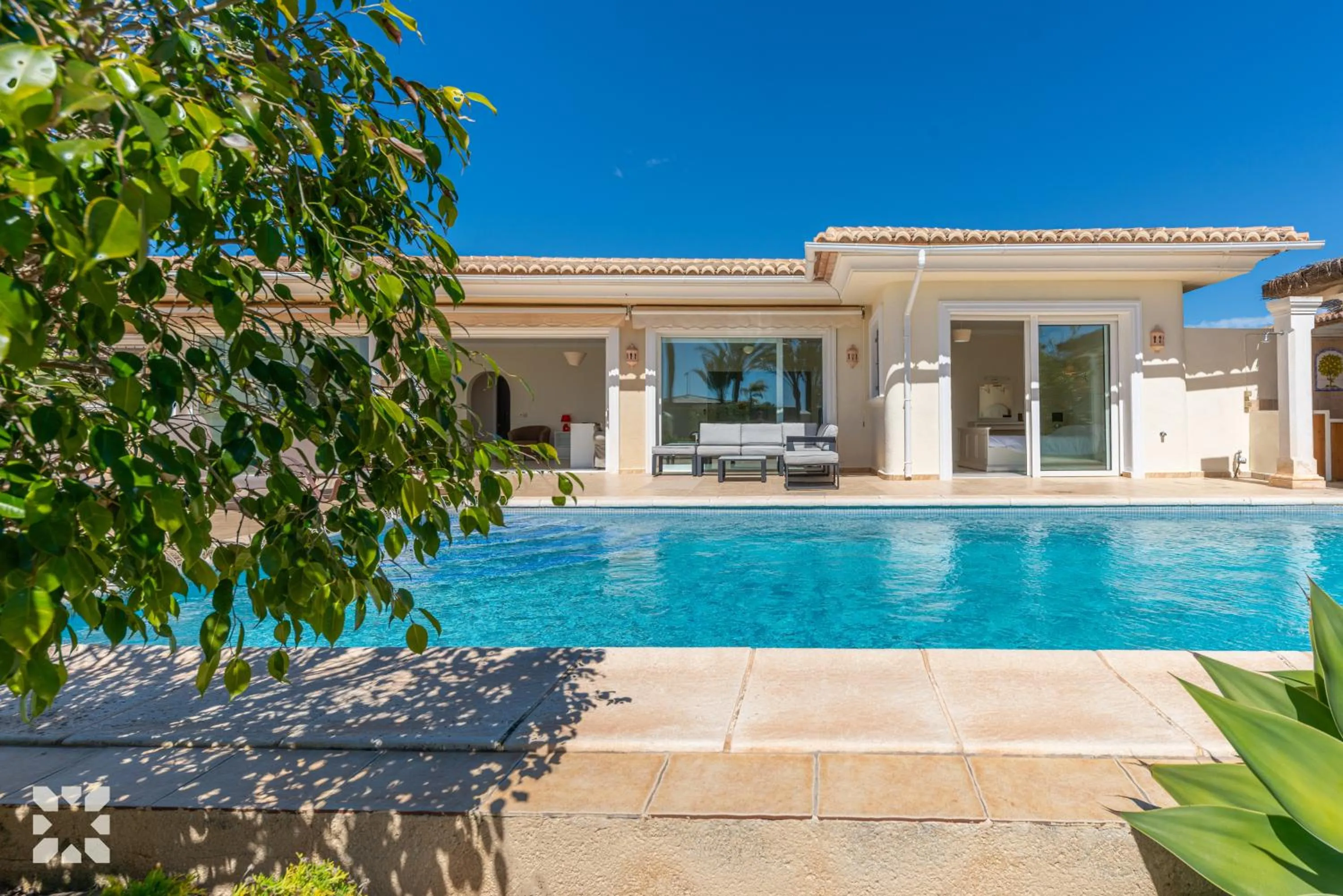 Villa La Corona by Abahana Villas