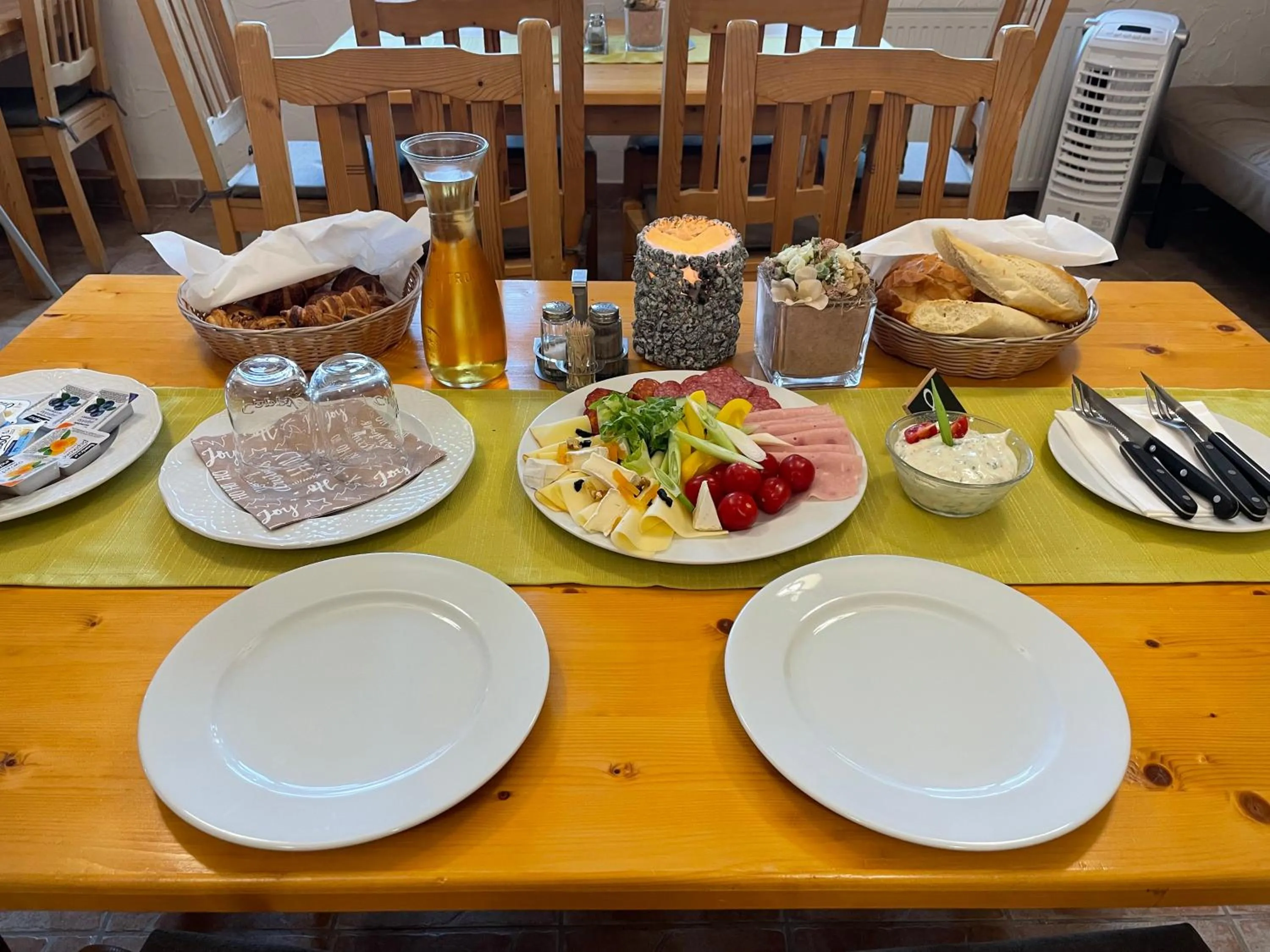 Restaurant/places to eat in Sommer Panzió