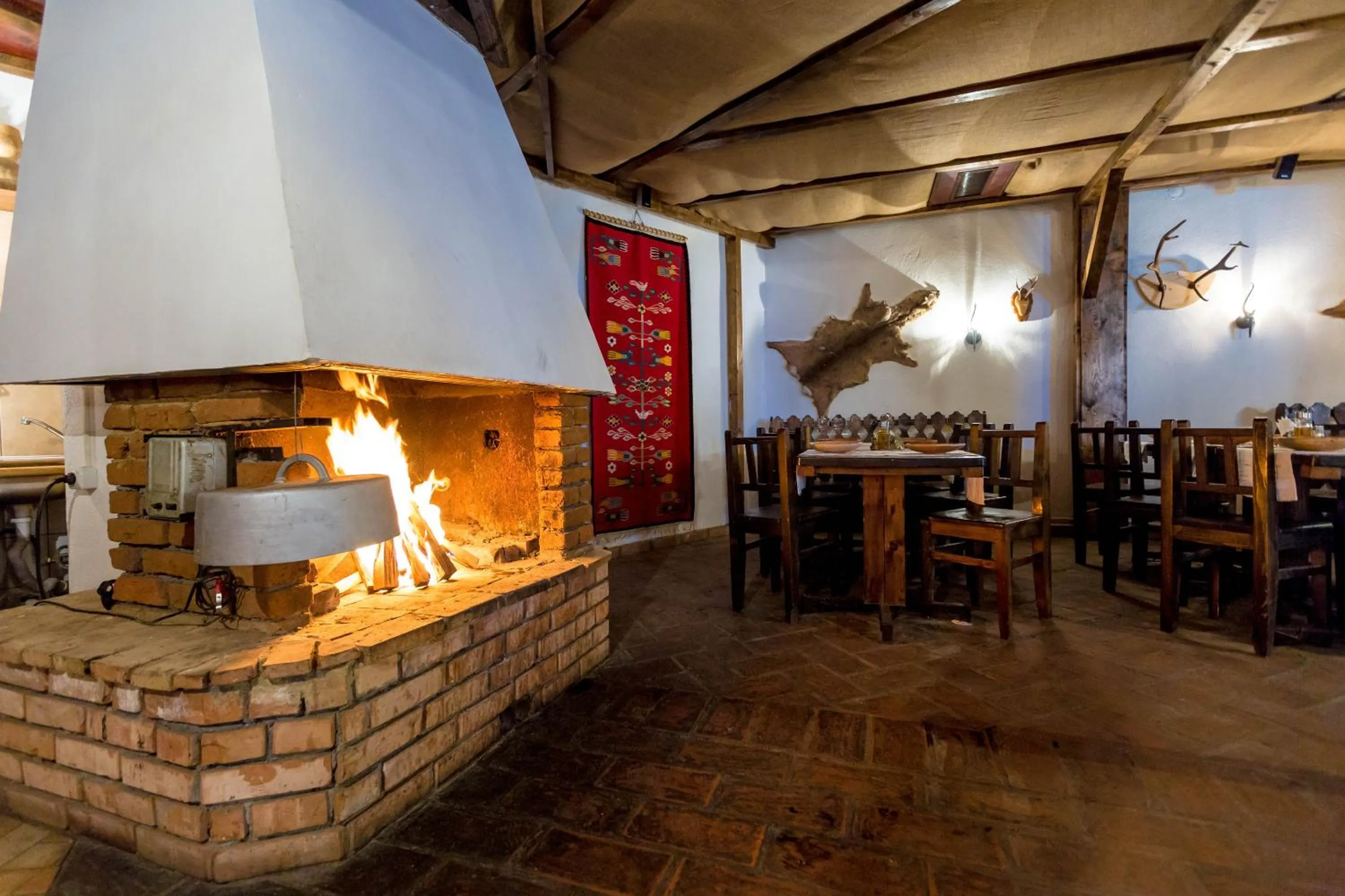 Restaurant/places to eat in Hotel Onix