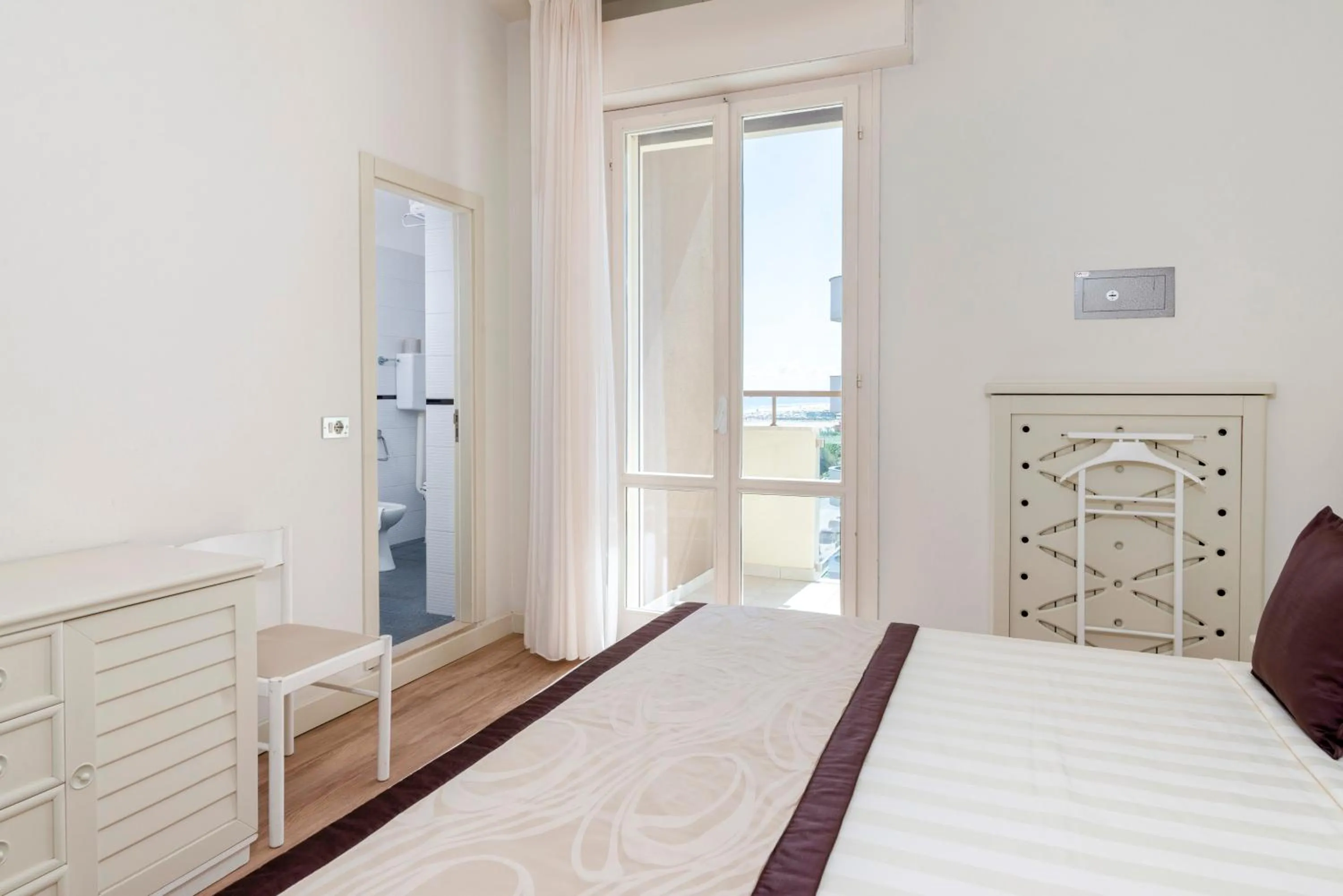 Bedroom, Bed in Diplomatic