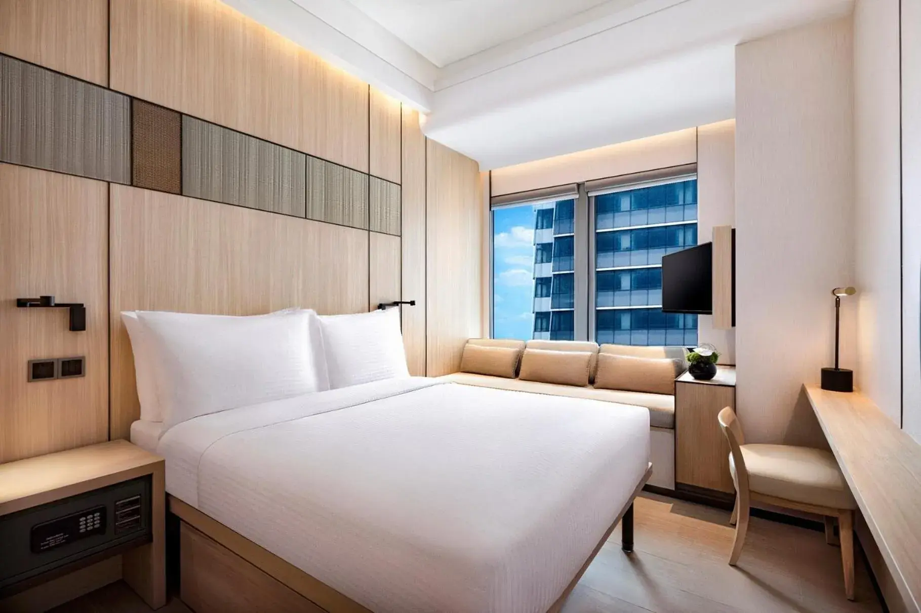 Bed in Harbour Plaza Metropolitan Shanghai Bed in Harbour Plaza Metropolitan Shanghai