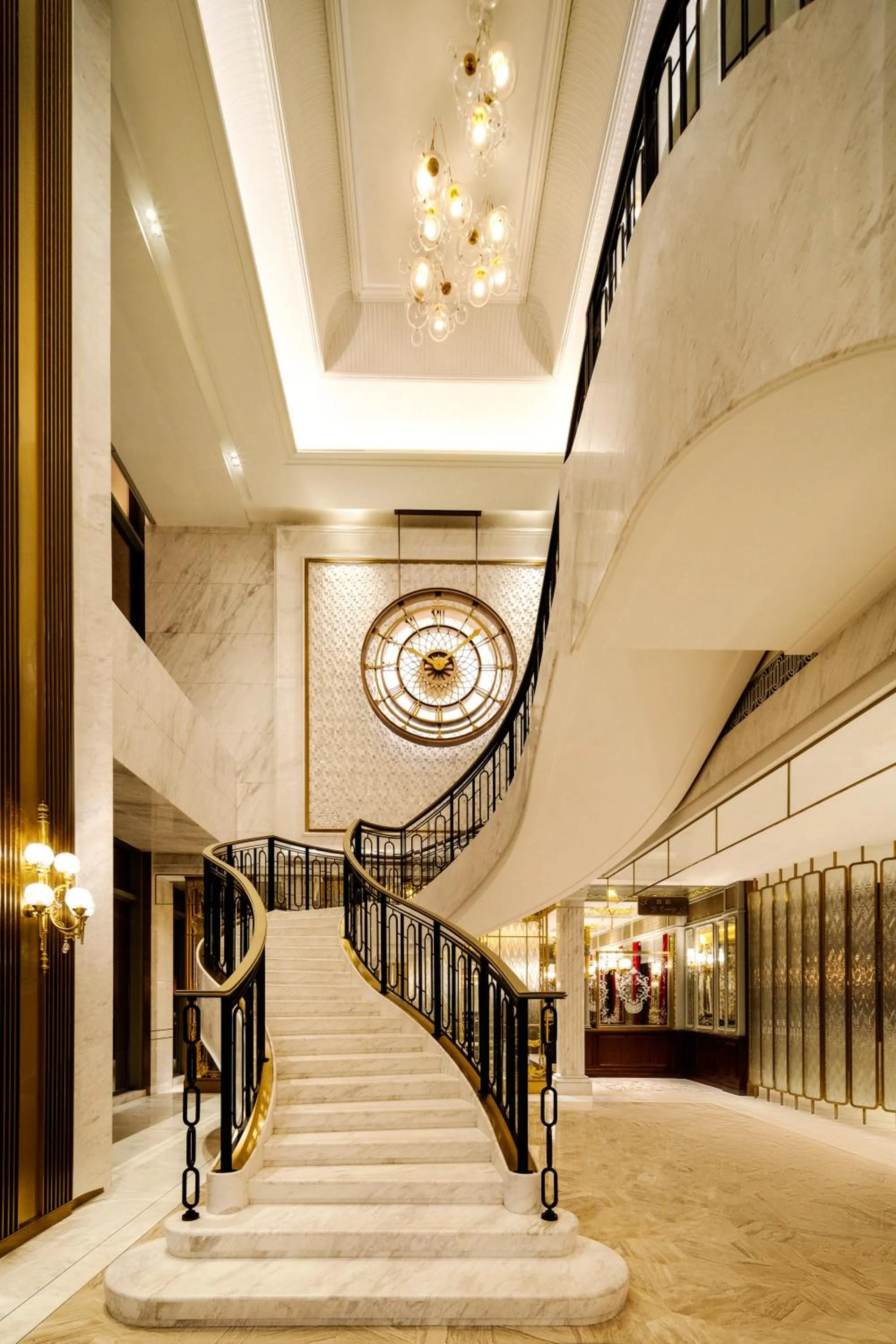 Lobby or reception in Harbour Plaza Metropolitan Shanghai