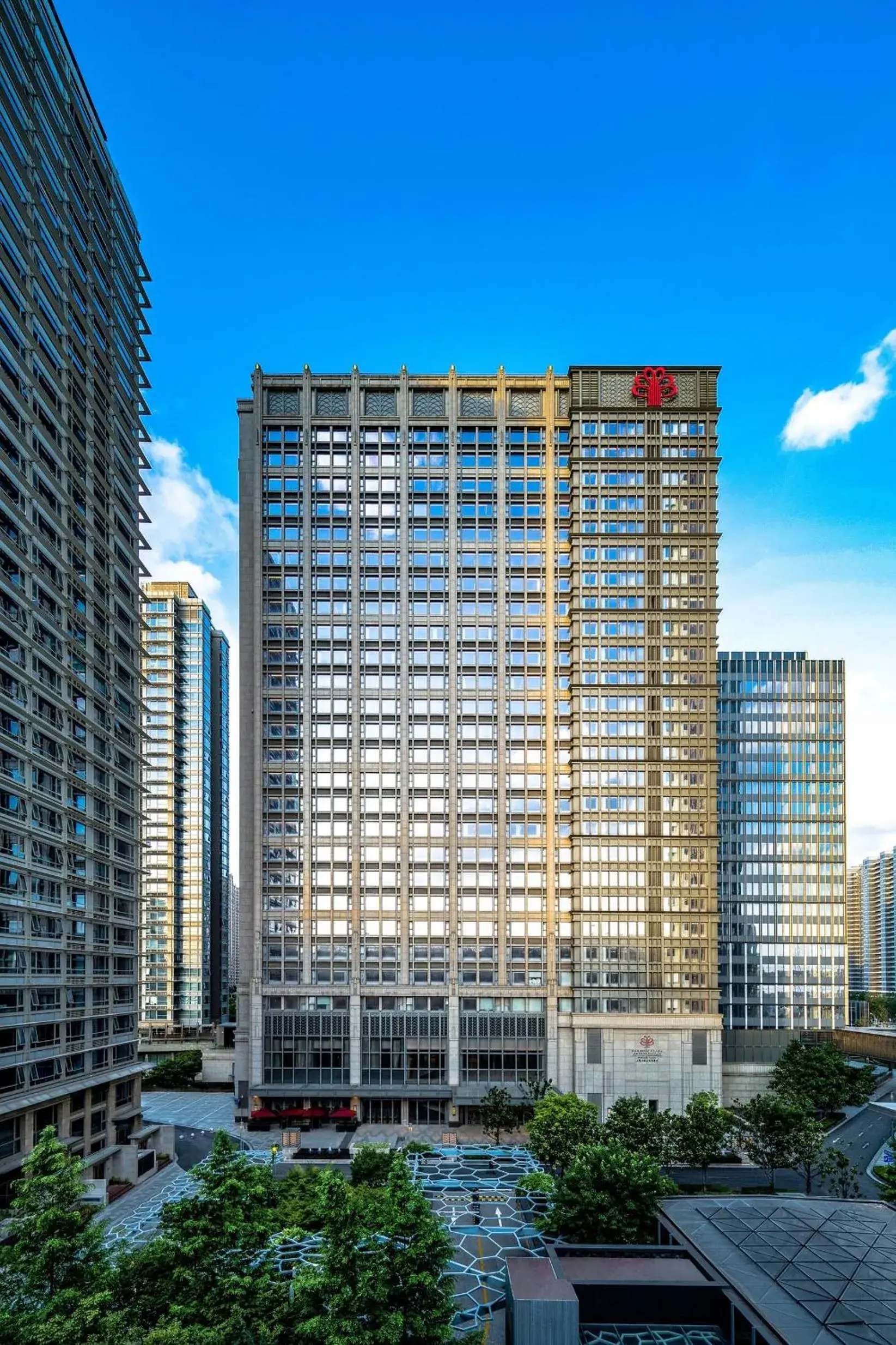Property building in Harbour Plaza Metropolitan Shanghai Property building in Harbour Plaza Metropolitan Shanghai