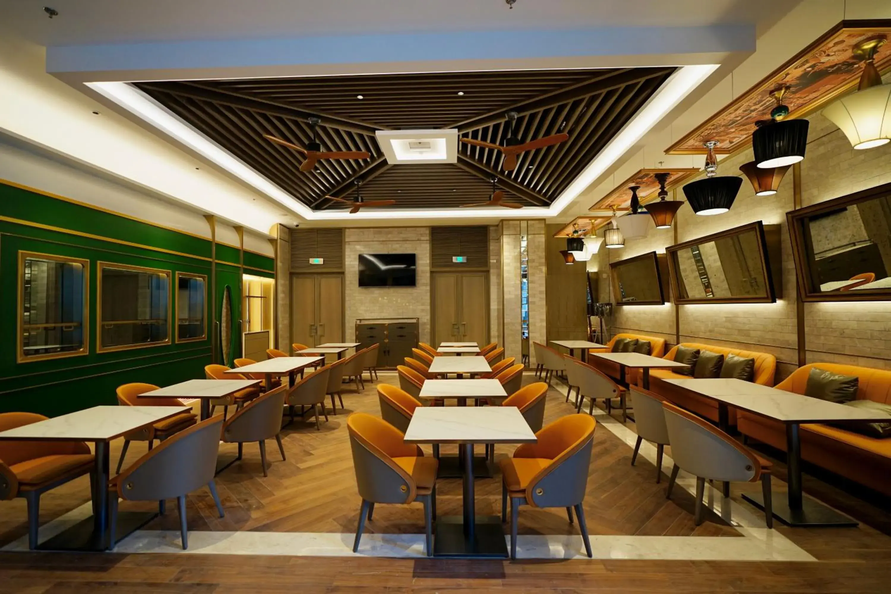 Restaurant/places to eat in Harbour Plaza Metropolitan Shanghai Restaurant/places to eat in Harbour Plaza Metropolitan Shanghai