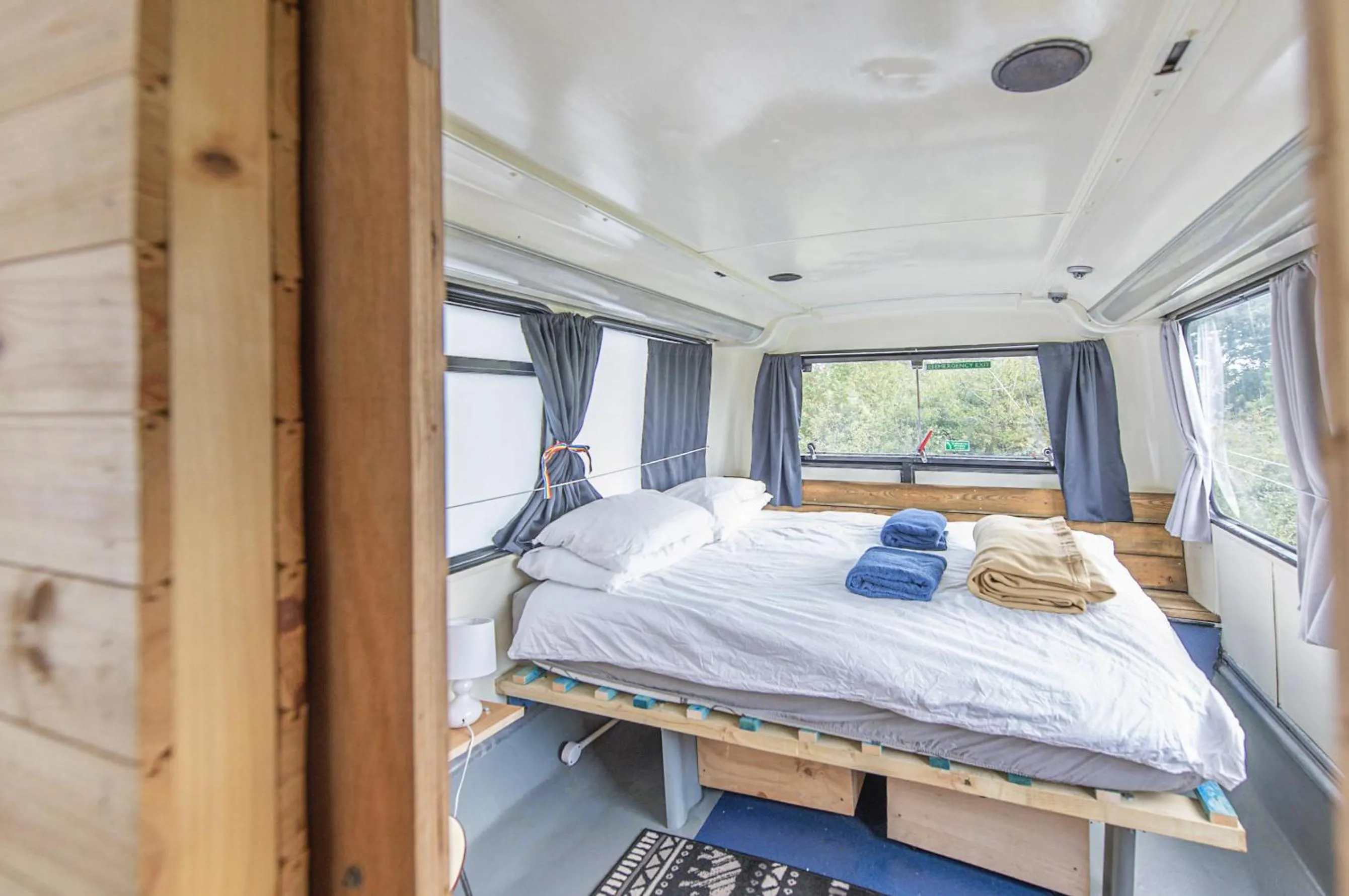 Bedroom, Bed in Double Decker Bus on an Alpaca Farm sleeps 8