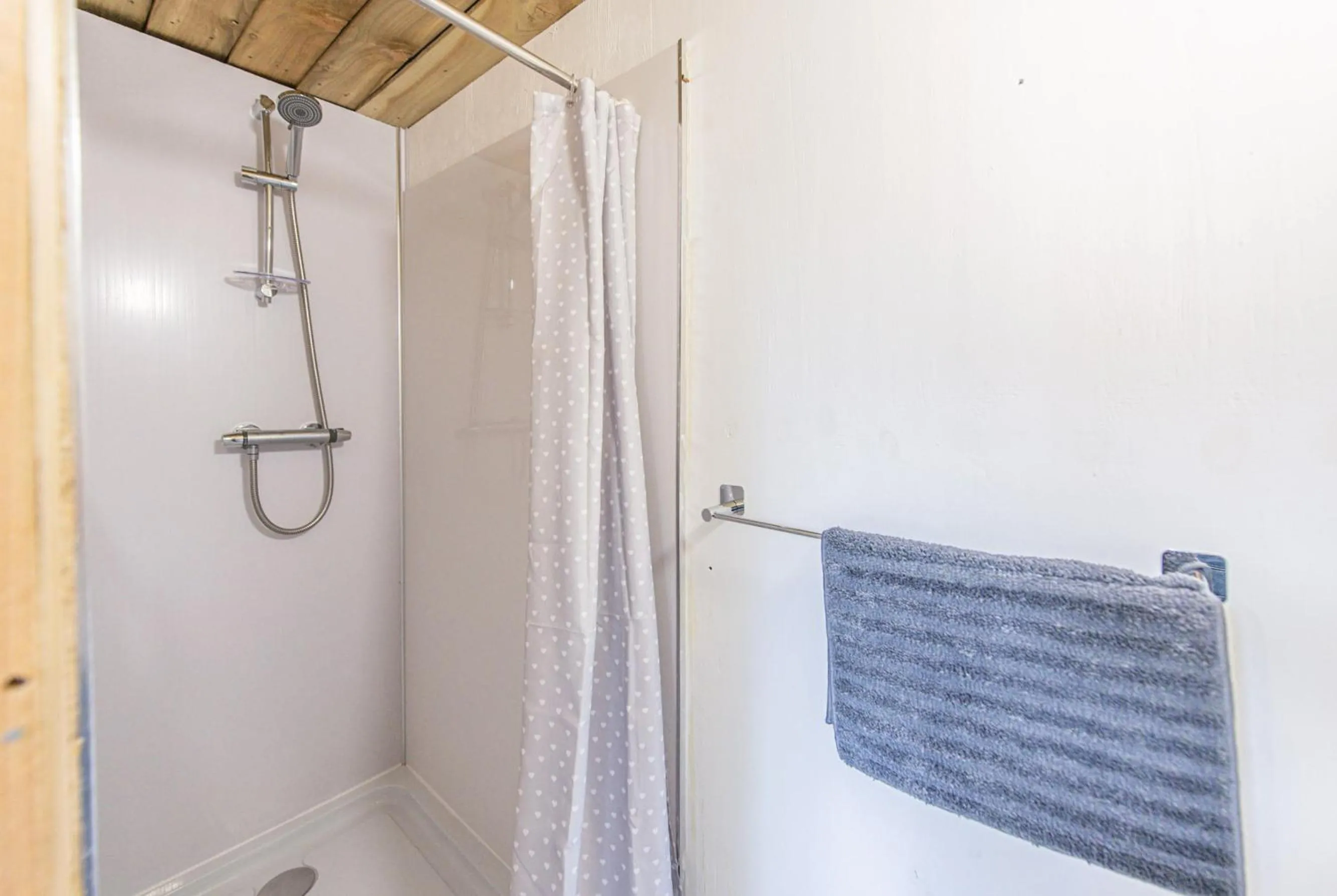 Bathroom in Double Decker Bus on an Alpaca Farm sleeps 8