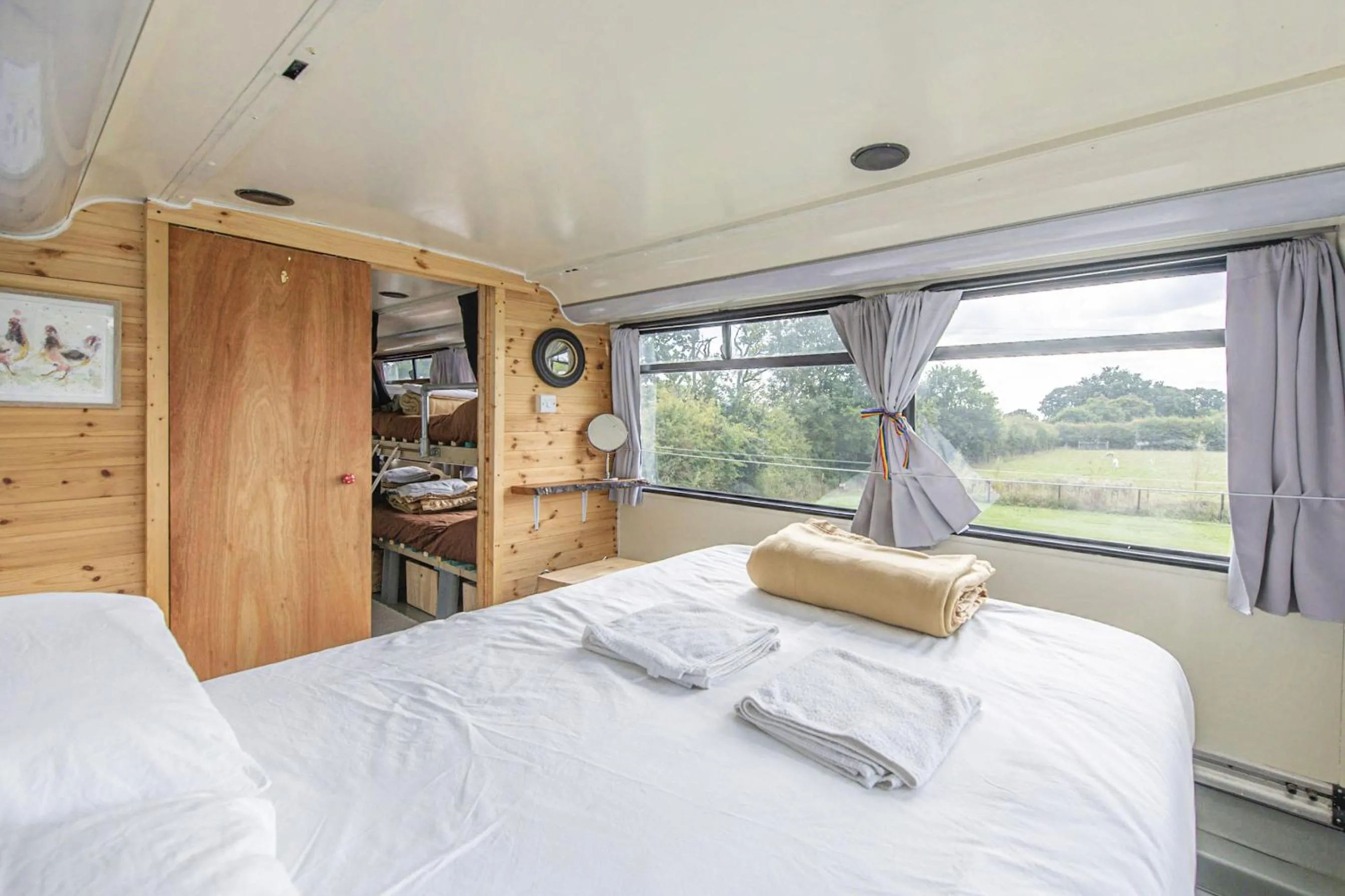 Bedroom, Bed in Double Decker Bus on an Alpaca Farm sleeps 8
